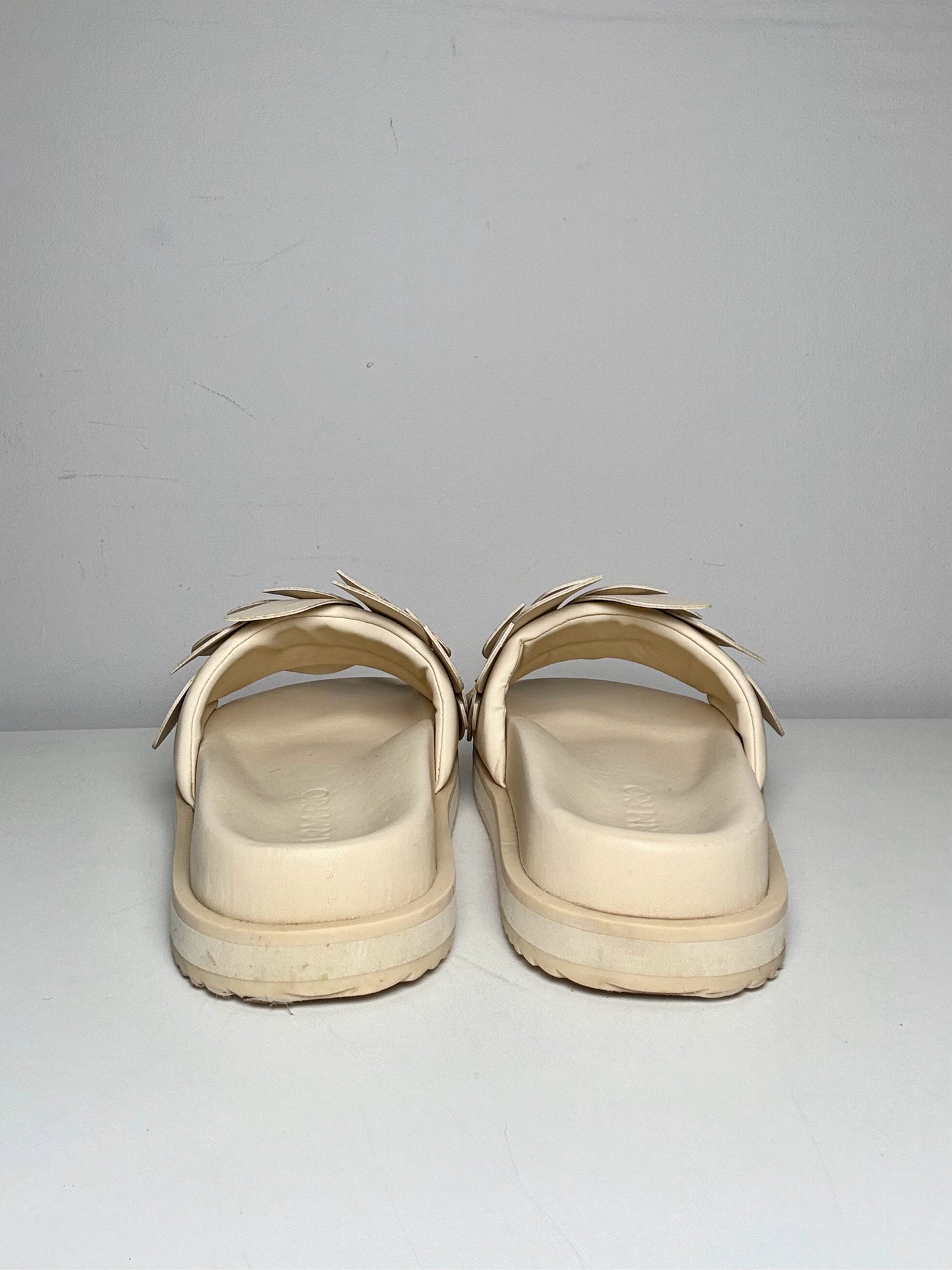 W Shoe Size 8 Farm Rio Ivory Vegan Leather Pre-owned Slip-ons