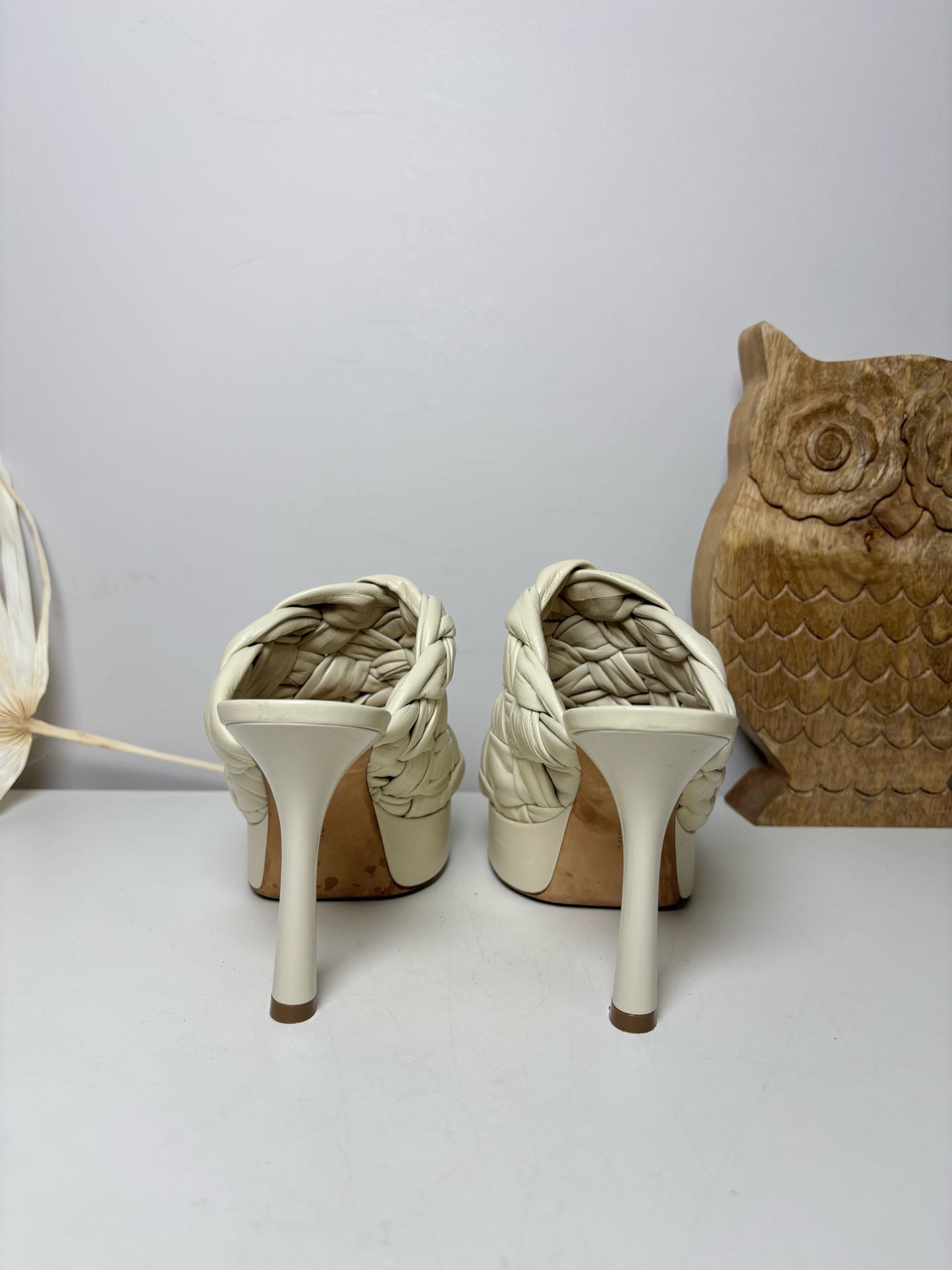 W Shoe Size 7 Bottega Veneta Cream Woven Leather Cowhide Peep Toe Heels