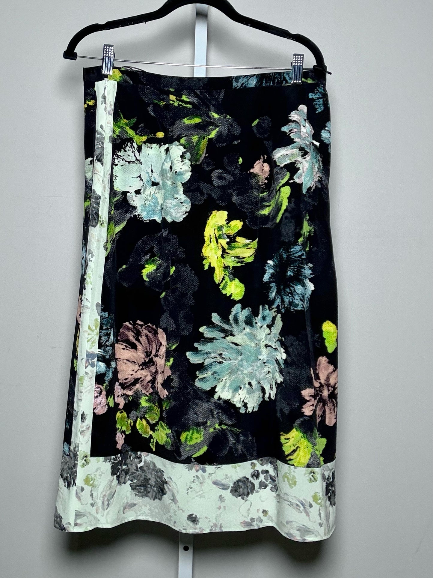 Women Size 40 Joseph Black Floral NWT, Pre-owned Skirt