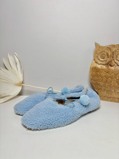 W Shoe Size 39 (8.5 US) Sleeping on Snow Powder Blue Shearling NWT Slippers