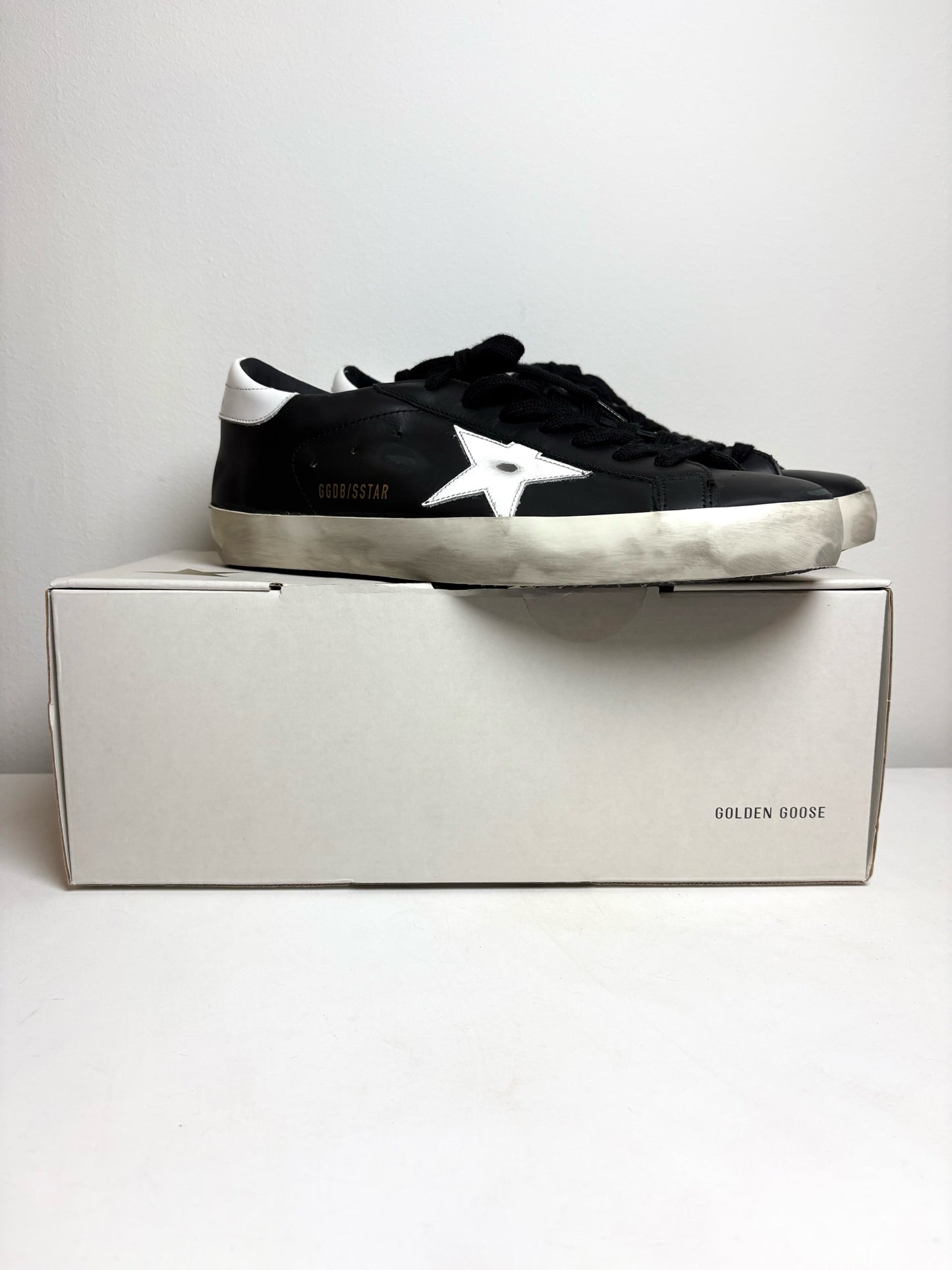 Golden Goose Black Leather White Star Men's Pre-owned, NWT 42 Sneakers
