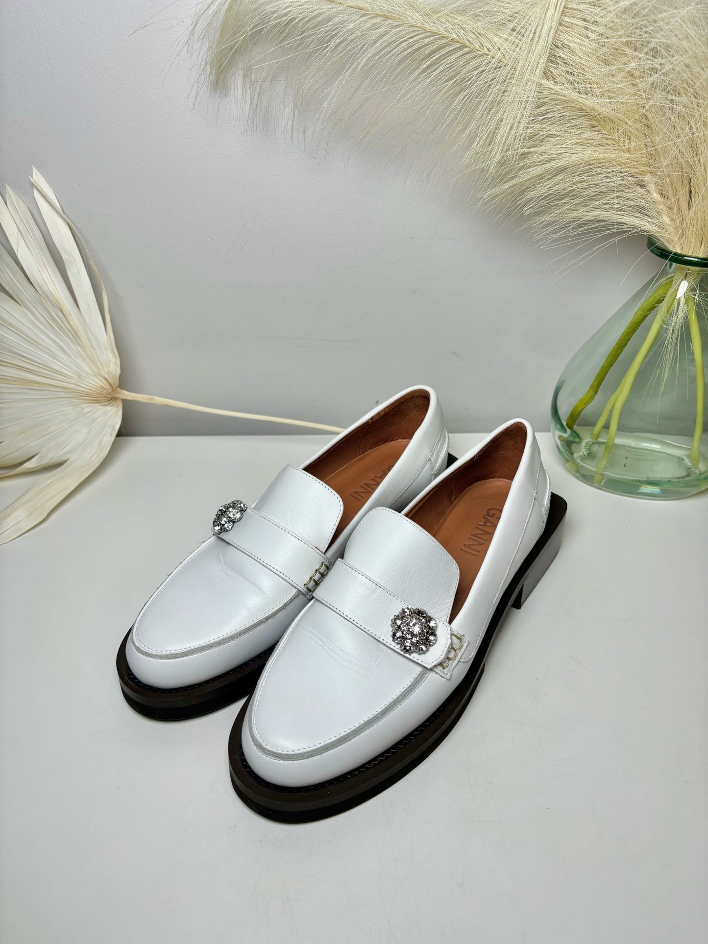 W Shoe Size 8 Ganni White Leather Cowhide NWOT Loafers