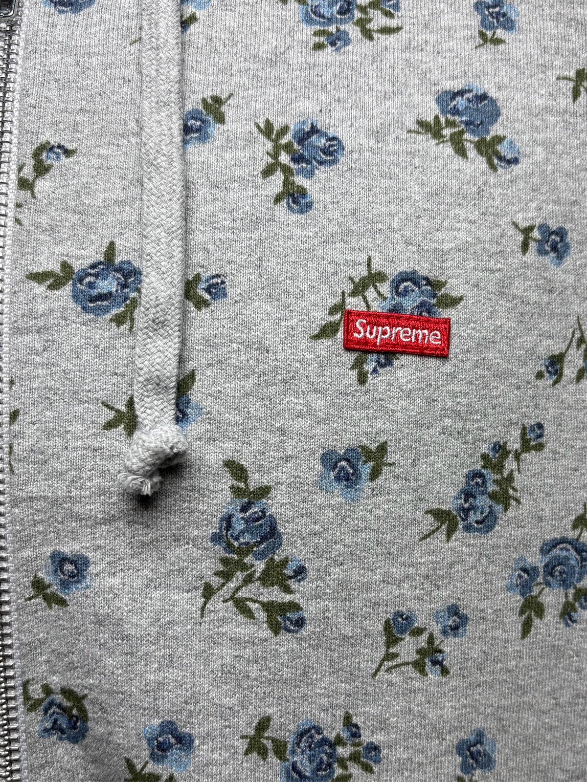 Men's Size XL Supreme Gray Floral Print 2023 Viral Collector's Pre-Owned Zip-Up Hoodie Sweatshirt