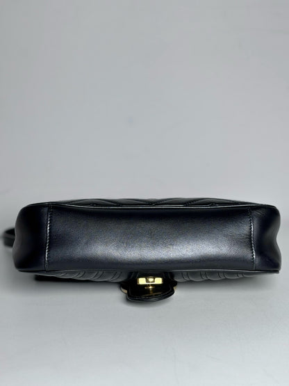 Gucci GG Marmont Flap Quilted Medium Leather Pre-owned Black Lambskin Purse
