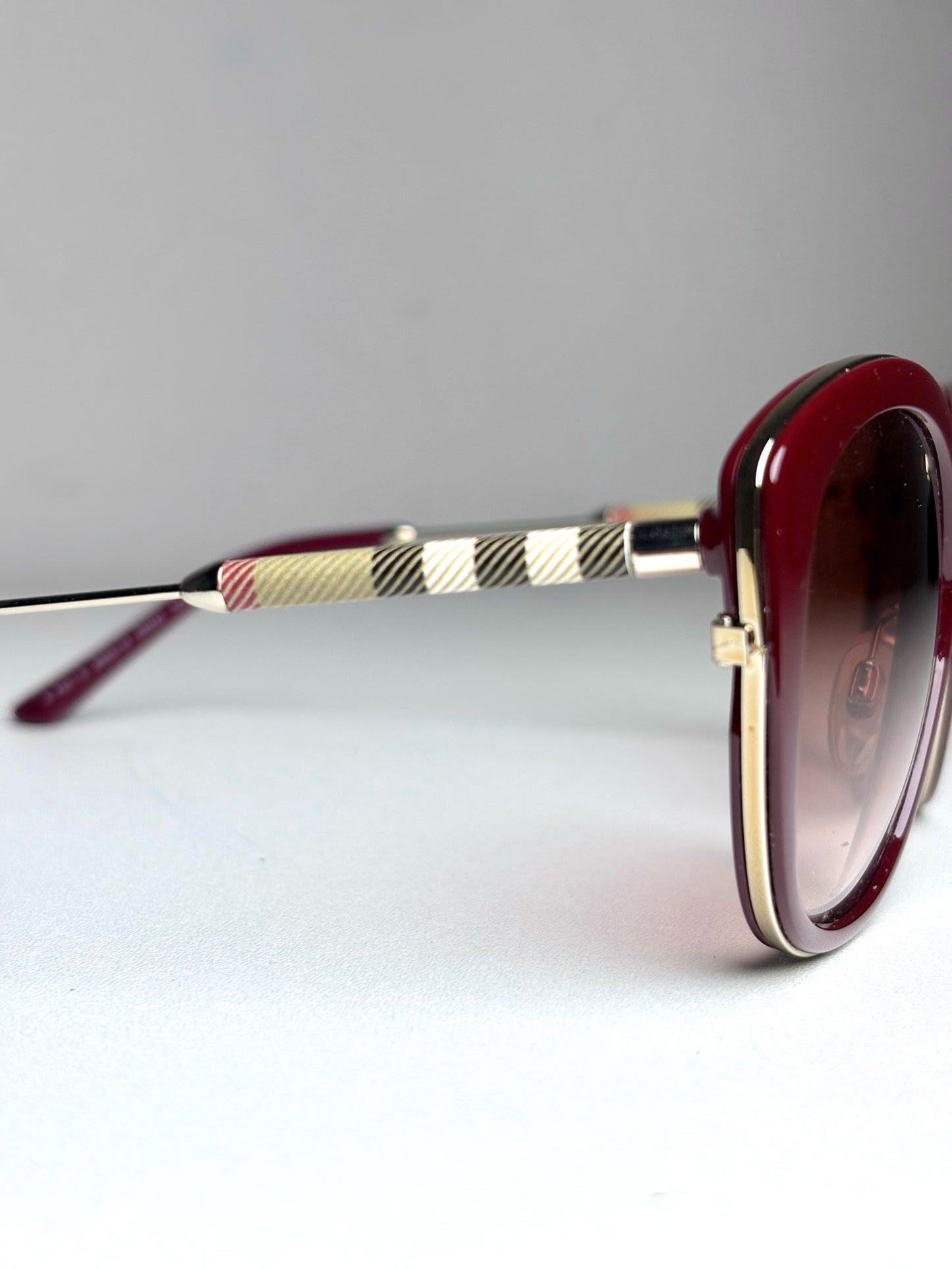 Burberry B4251-Q Cat Eye Women's Pre-owned Burgundy Acetate, Metal Sunglasses