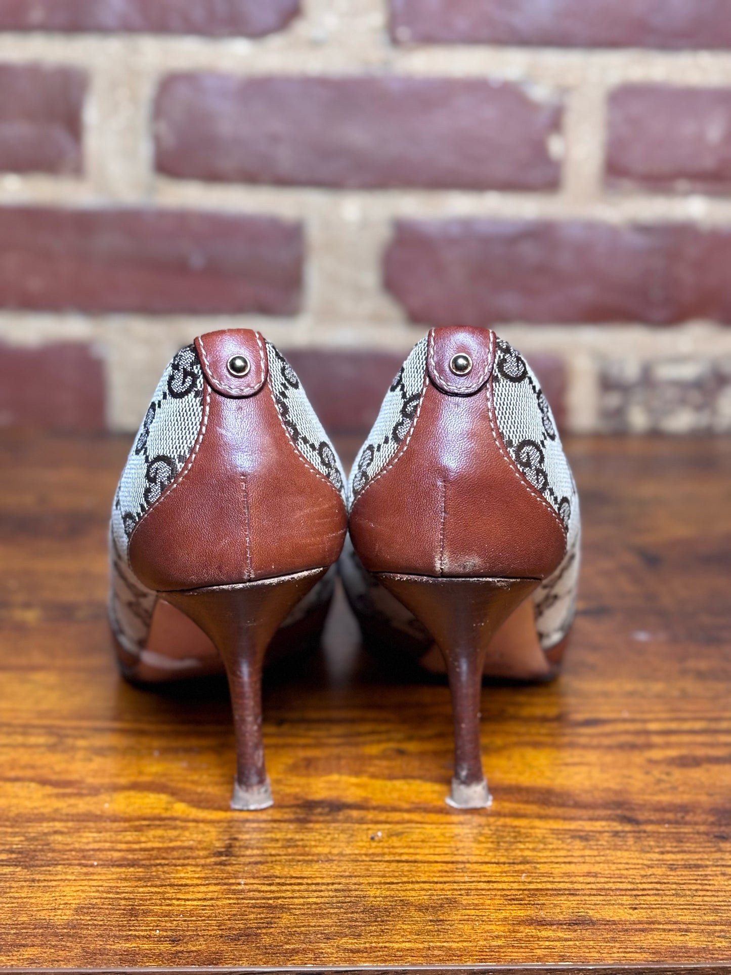 W Shoe Size 36.5 Gucci Brown Canvas, Leather Trim Vintage Pre-owned Heels