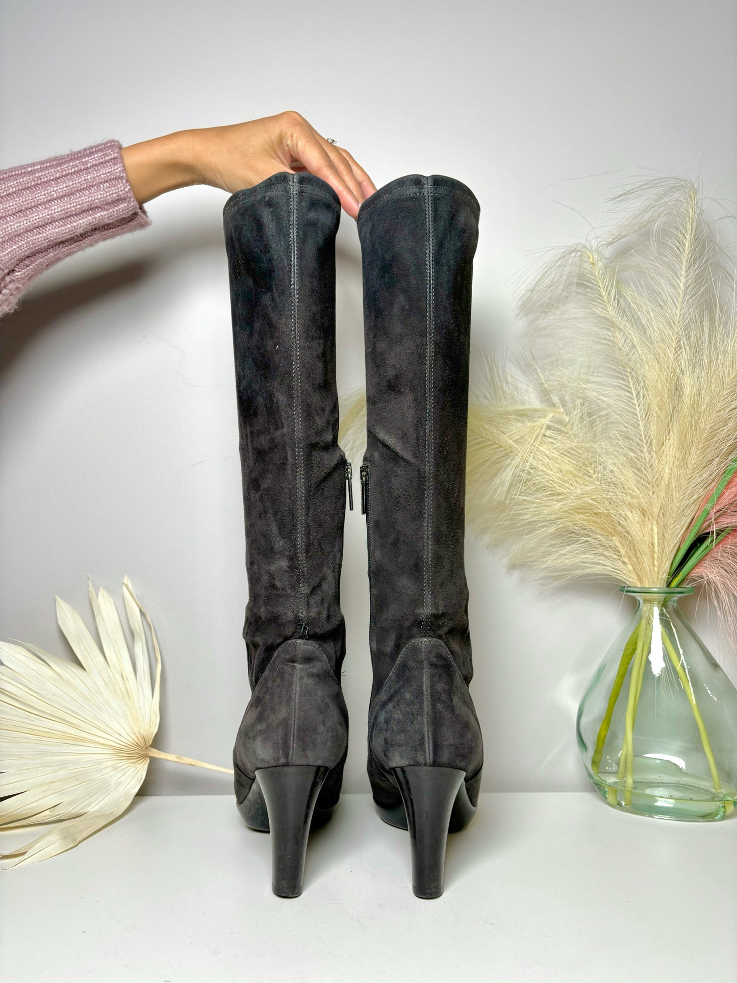 W Shoe Size 7 Aquatalia Gray Suede Boots