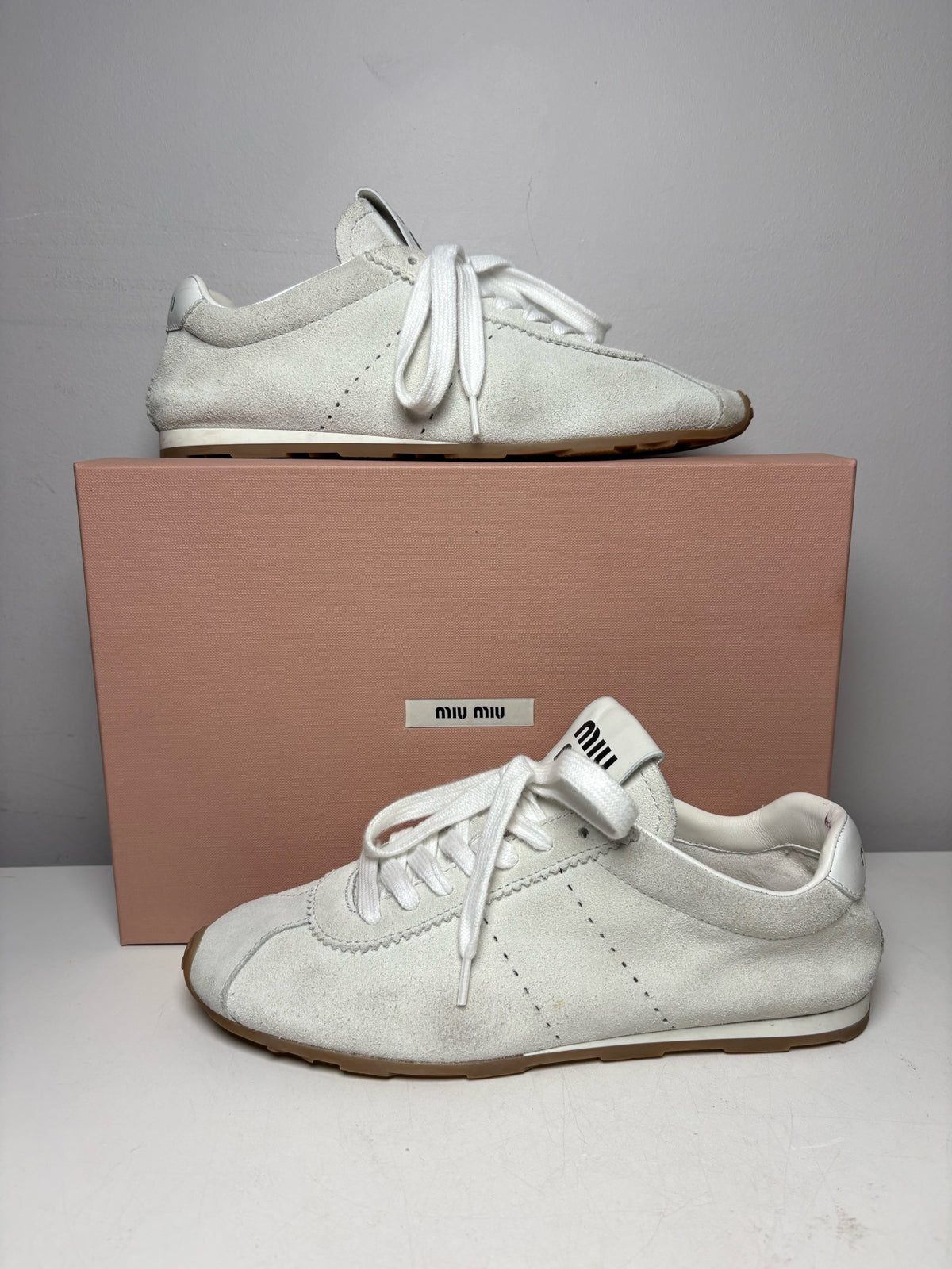 Women's Size 39 (US 9) Miu Miu Plume White Suede Pre-Owned Sneakers