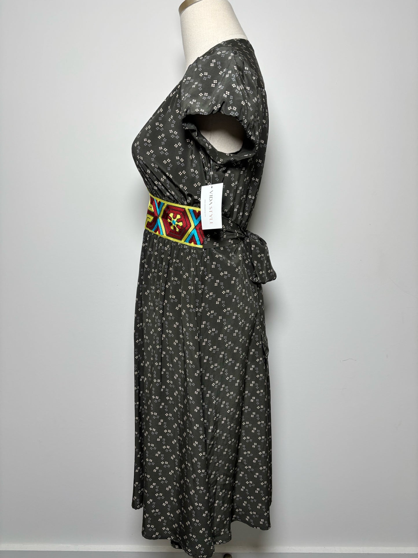 Women Size 4 coreylynncalter Gray, yellow, red Print Silk Dress