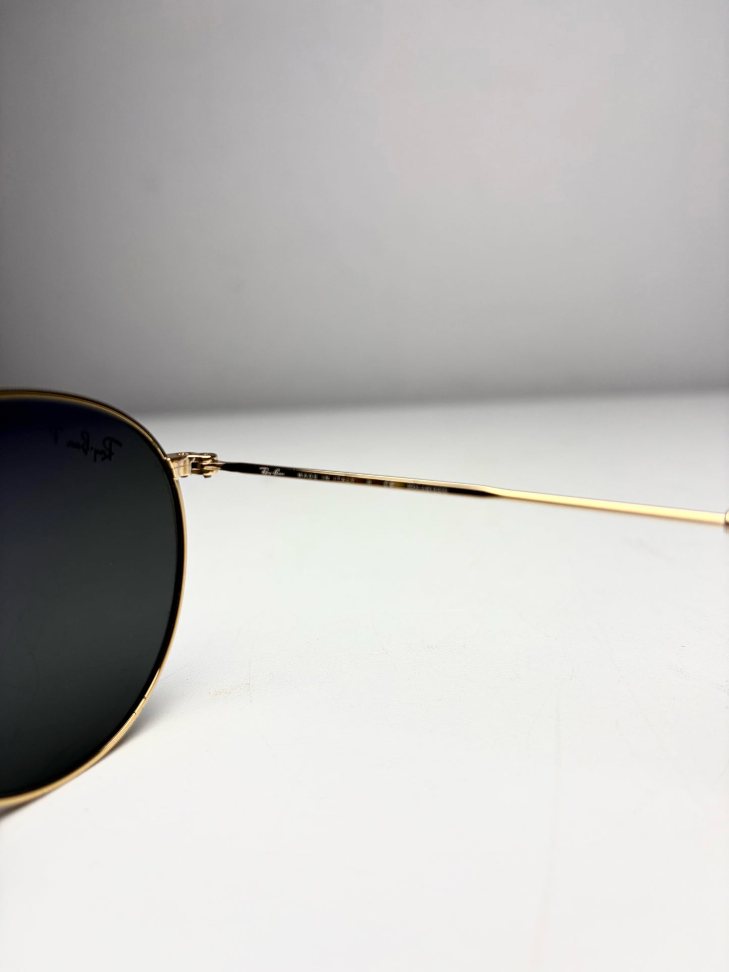 Women's Ray-Ban RB3447 Round Metal Gold Polarized Pre-Owned Sunglasses