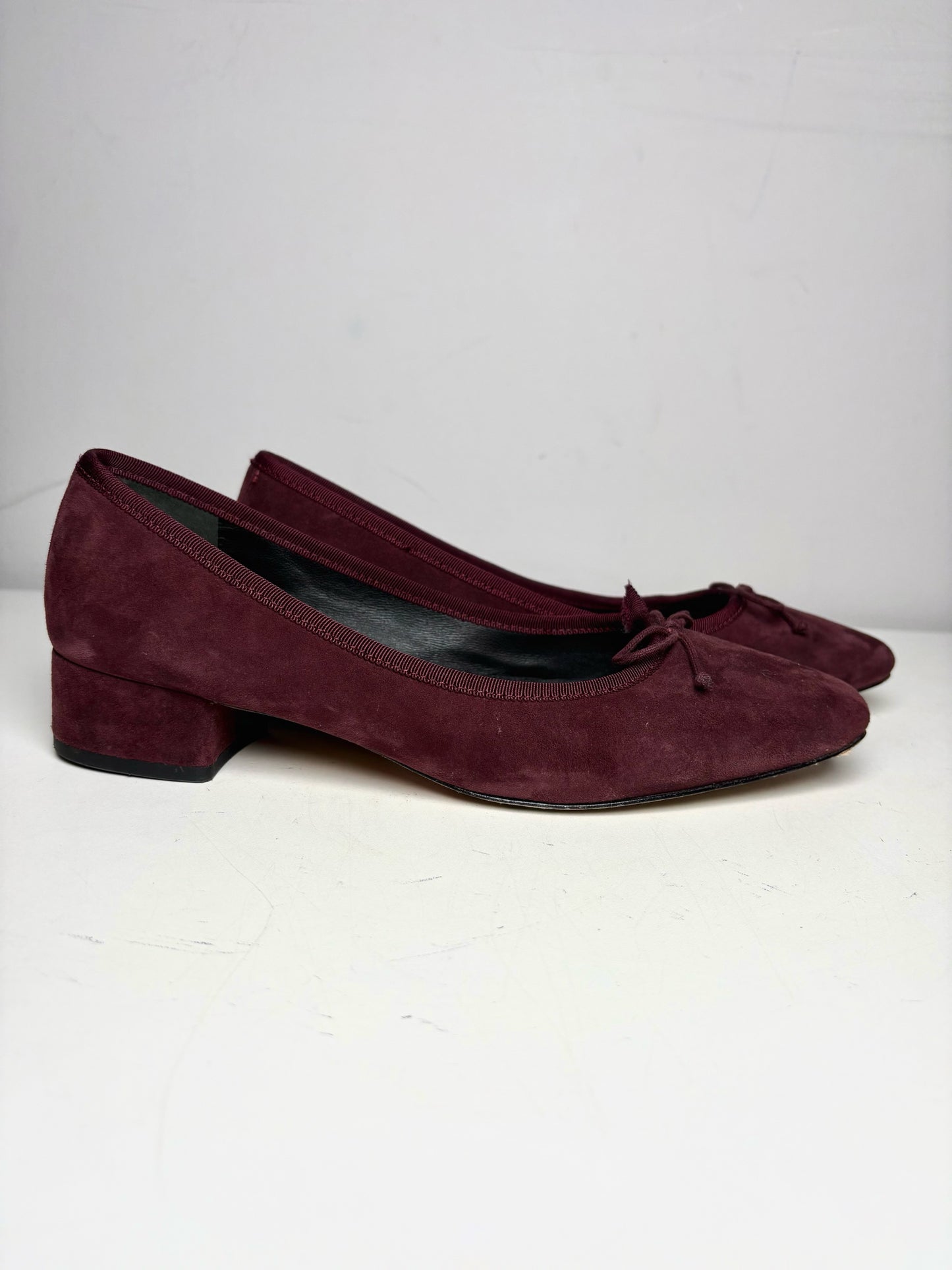 W Shoe Size 7.5 Veronica Beard Burgundy Suede Heels