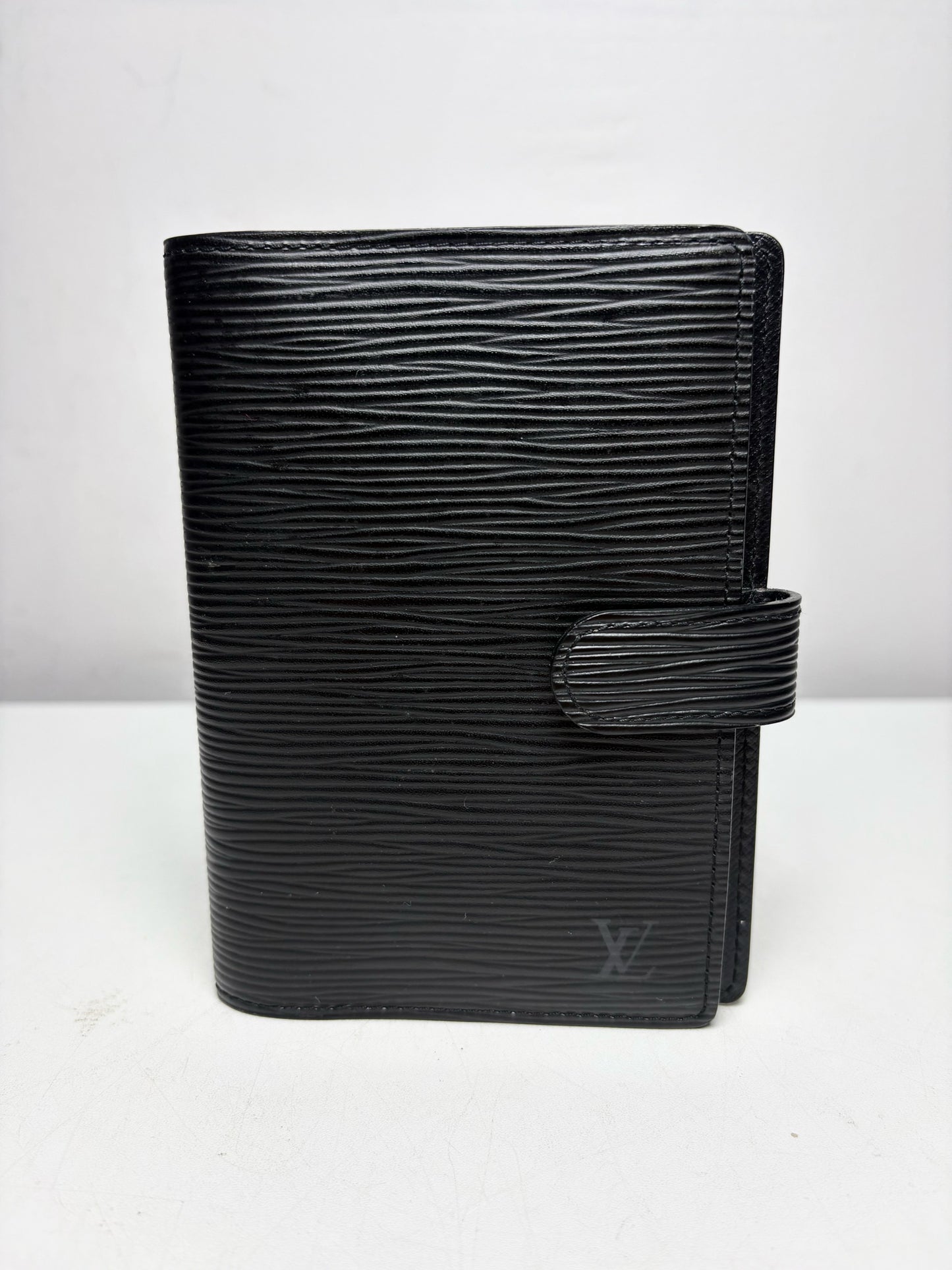 Louis Vuitton Black Epi Leather Small Pre-Owned 6-Ring Agenda Planner Wallet