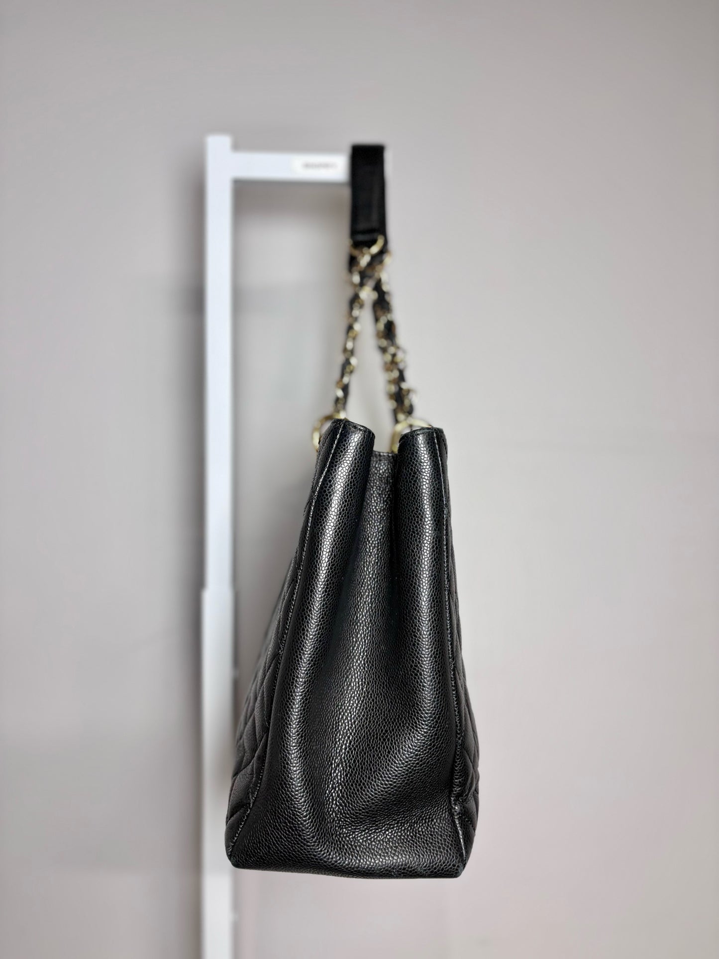 Chanel Extra Large GST Caviar Leather Black Quilted 16" Wide Pre-owned Tote