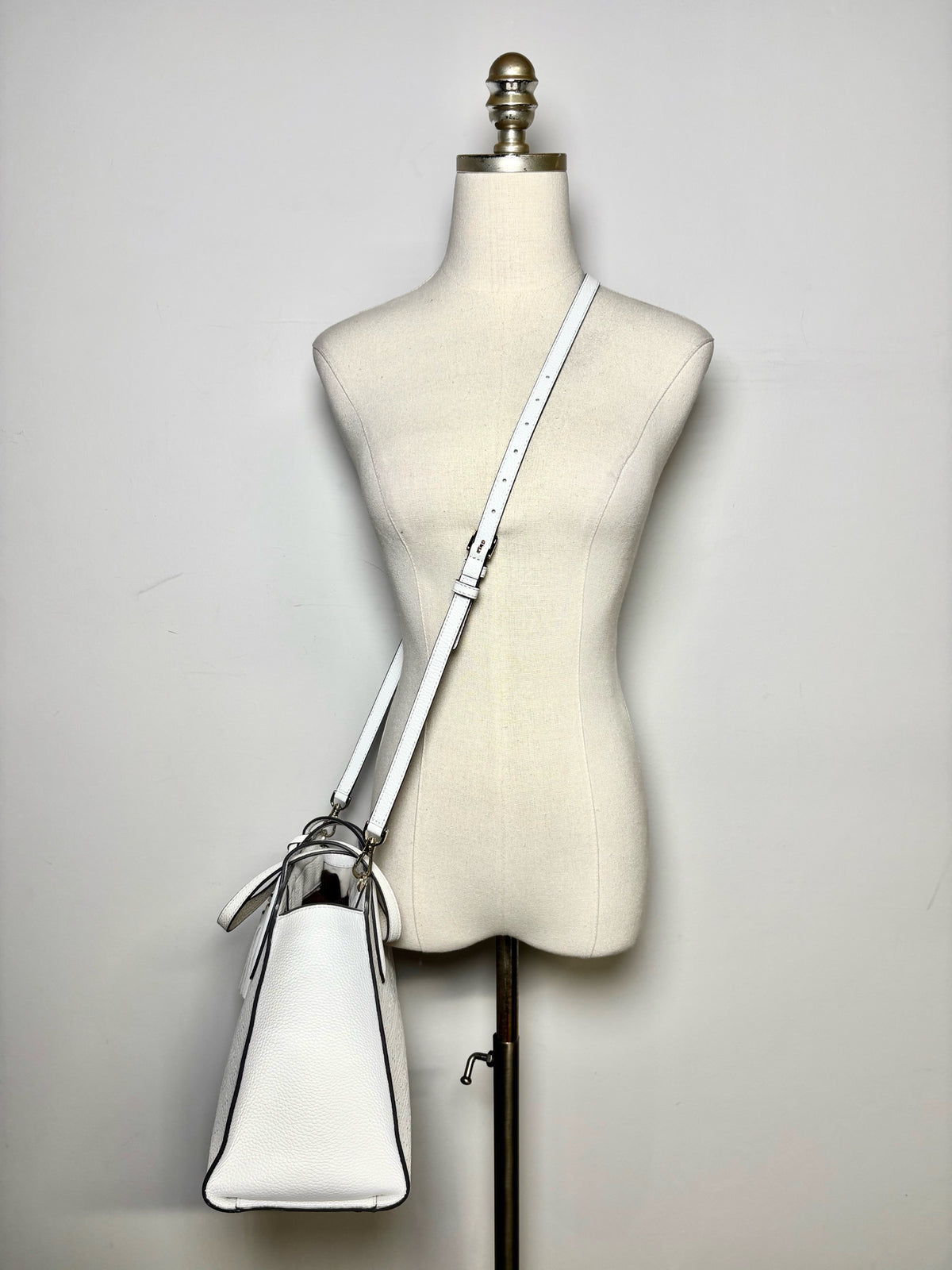 Kate Spade New York Rowe Perforated Leather Pre-owned White Tote