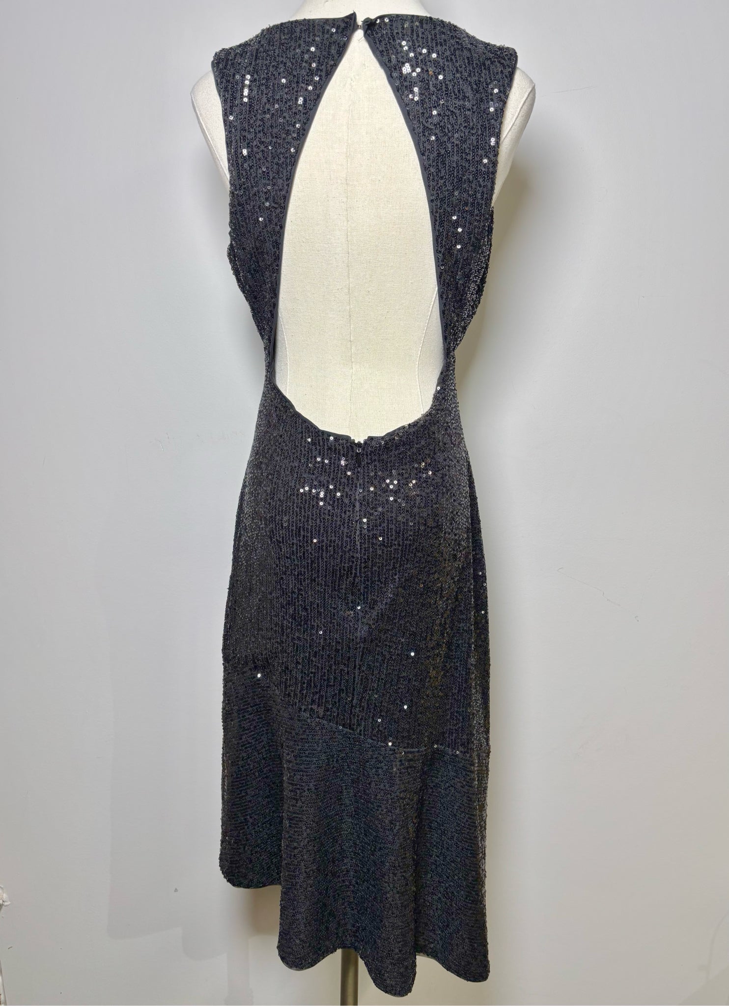 Women Size M BCBG Max Azria Black Sequins Dress VIDA STYLE SHOP Women Size M BCBG Max Azria Black Sequins Dress VIDA STYLE SHOP