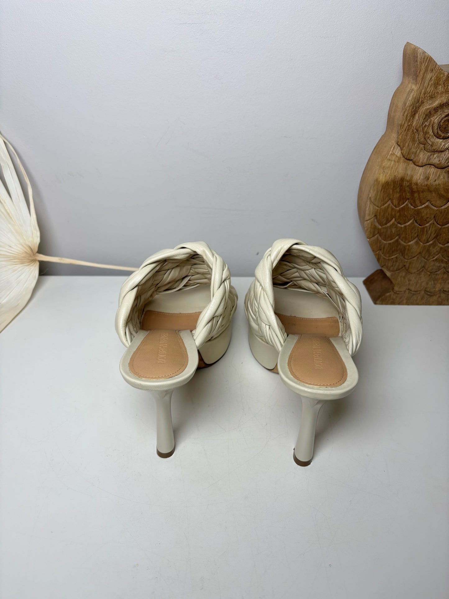 W Shoe Size 7 Bottega Veneta Cream Woven Leather Cowhide Peep Toe Heels