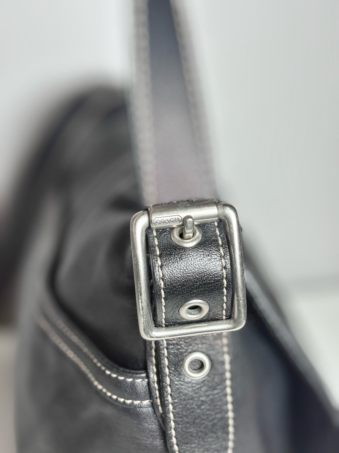 Women's Coach #9570 Hampton Legacy Black Flap Leather Pre-owned