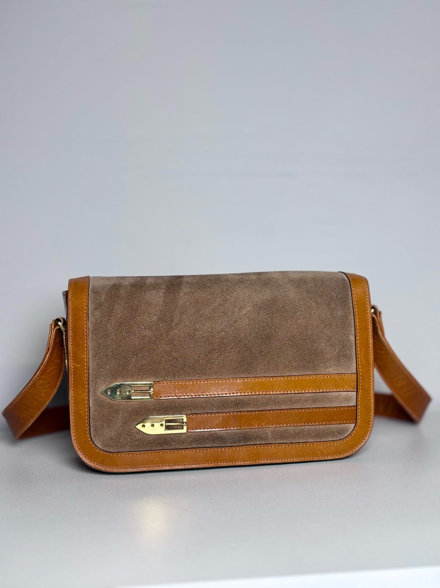 Umberto Italy Vintage Suede, Cowhide Leather Pre-owned Caramel, Beige Purse