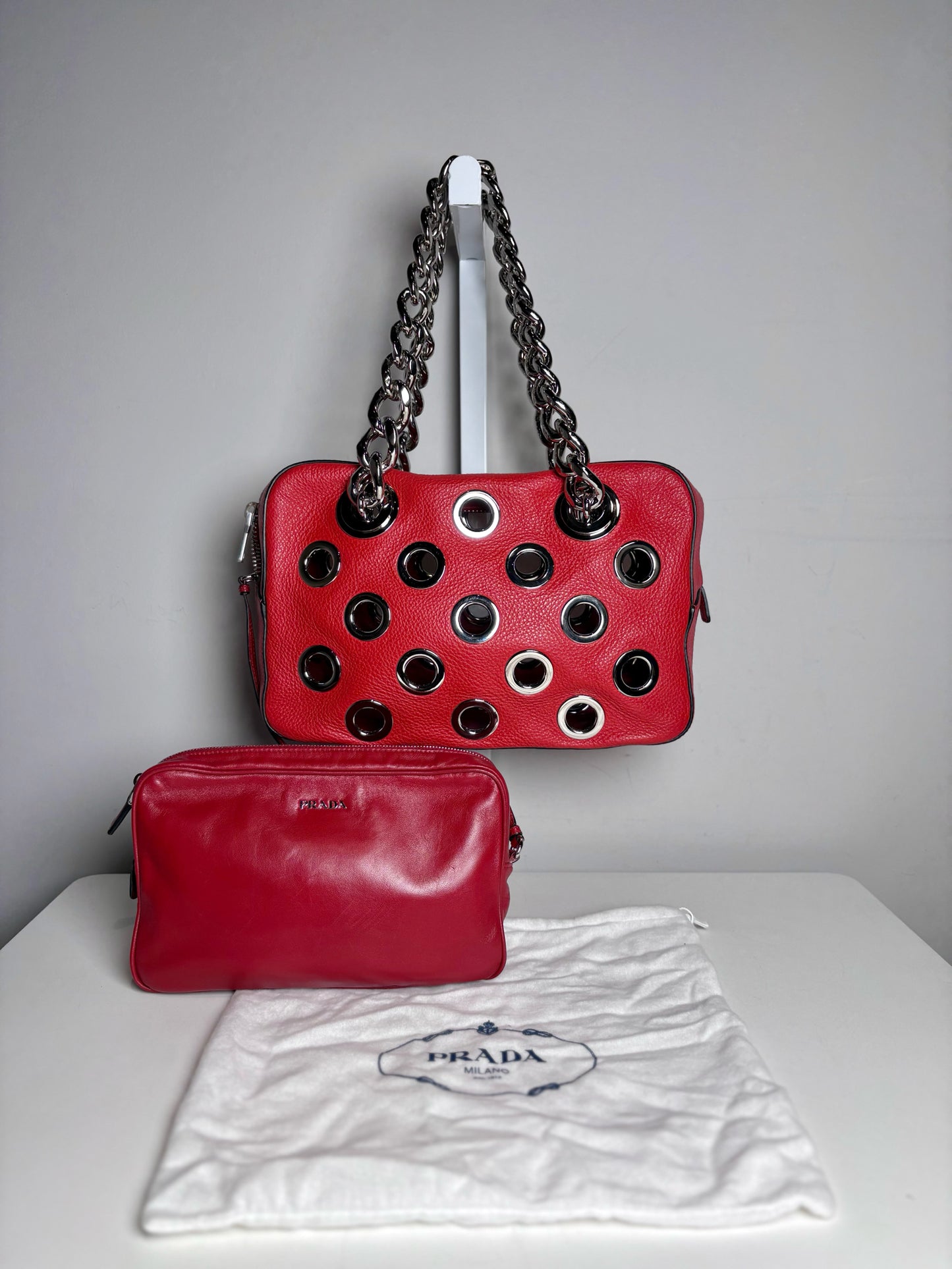 Women's Prada Vitello Daina Silver Grommets Leather Pre-owned Red Bag
