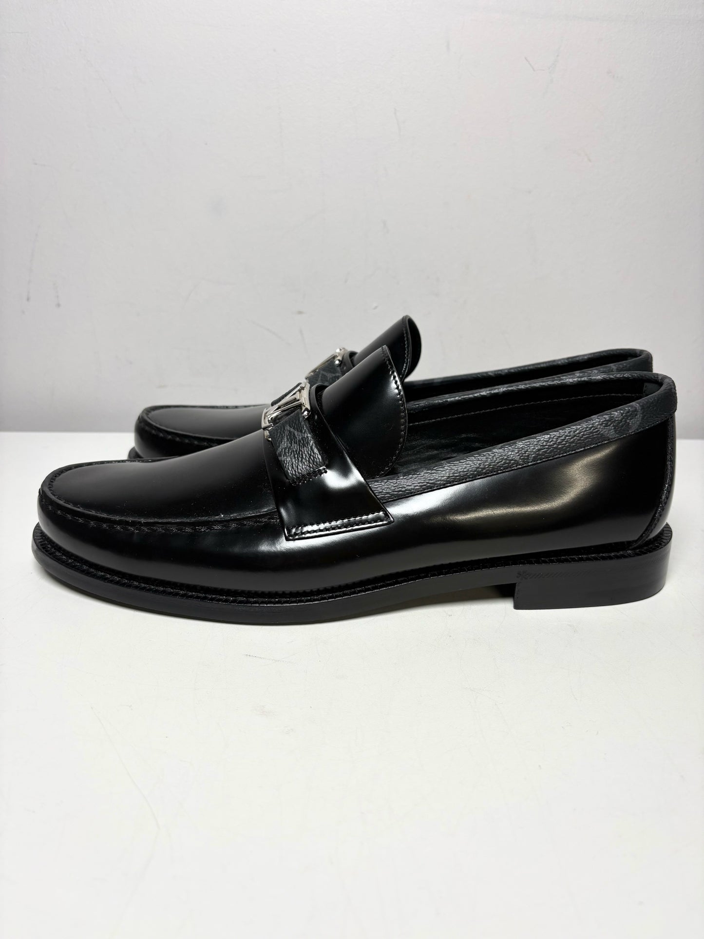 Louis Vuitton Black Leather Solid Mens Shoe Size 8M Men's Pre-owned, NWT Loafers
