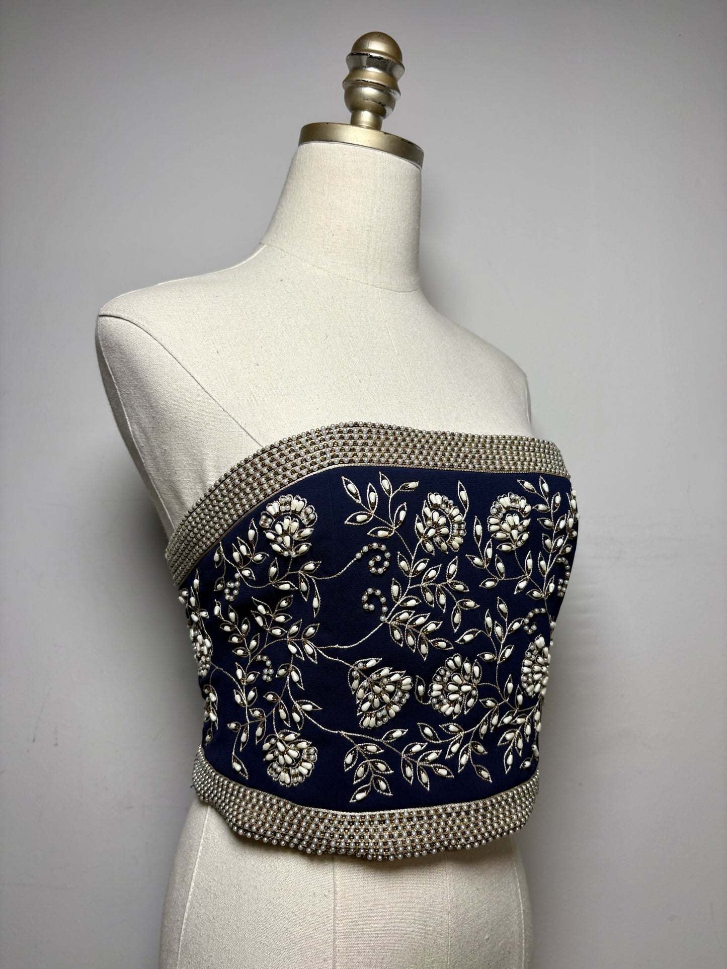 Women Size 4 Alice + Olivia Navy Beaded Polyester Pre-Owned Strapless Crop Top