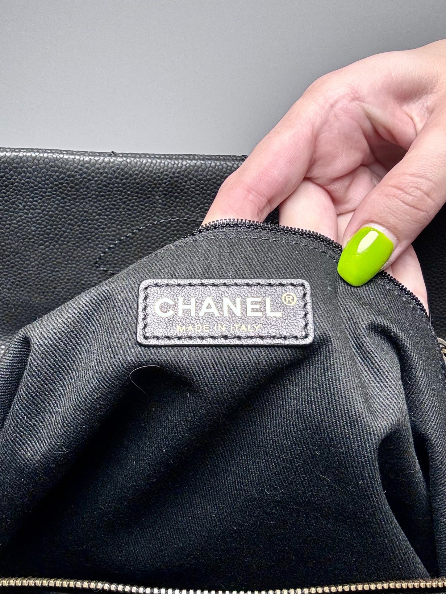 Leather Chanel Quilted Vintage Pre-owned Black Large Purse