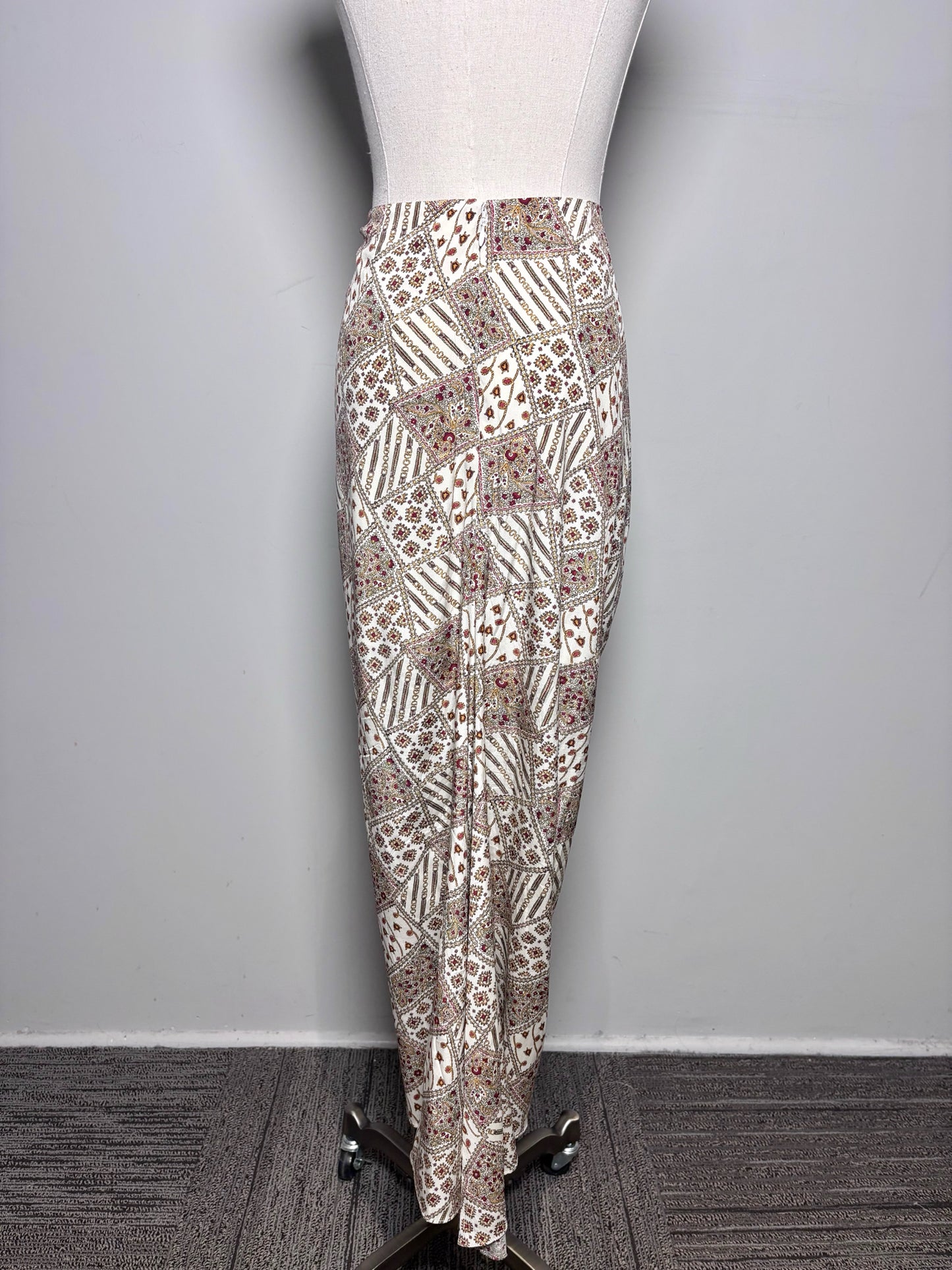Women Size 8 Veronica Beard Cream Abstract Art Silk, 2-Piece Set