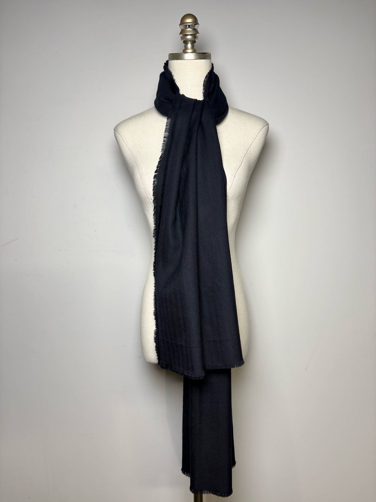 Tuckernuck x India Hicks Women's Pure Wool Pre-owned Navy Blue Shawl