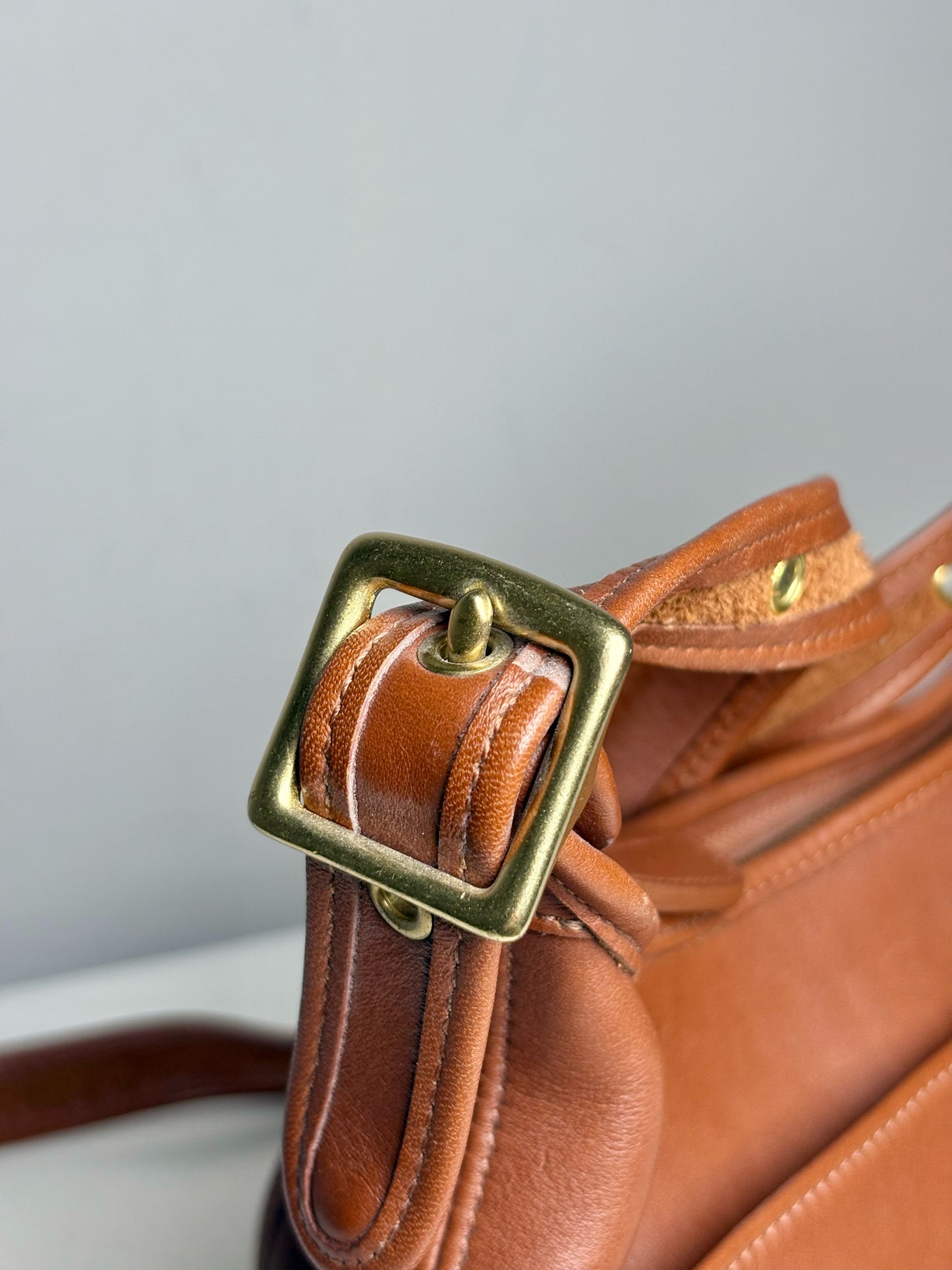 Coach Solid Vintage Leather Pre-owned Caramel Brown Genuine Leather Small Purse