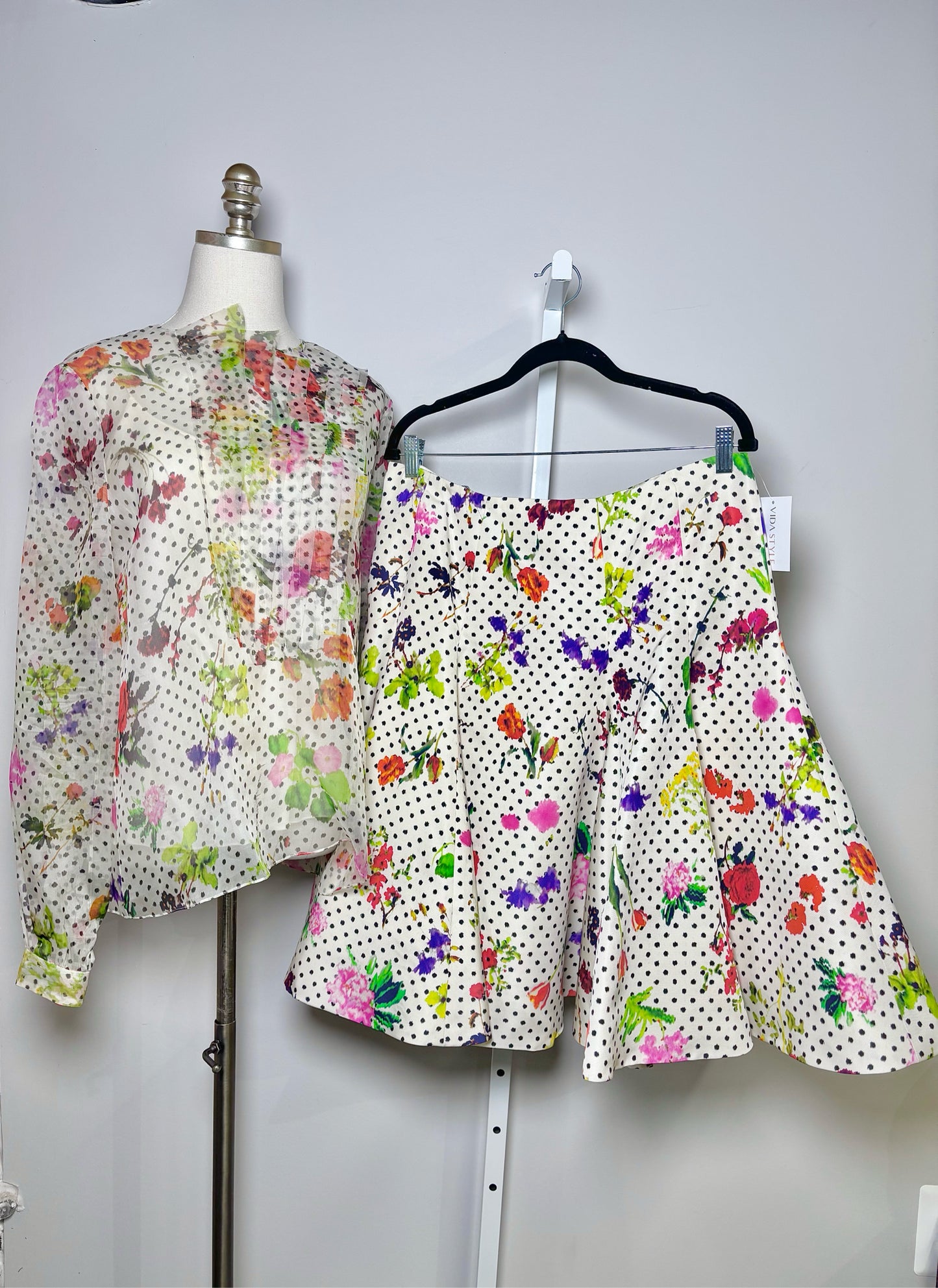 Women Size 14 Oscar de la Renta Multi-Color Dot, Floral Print Blouse