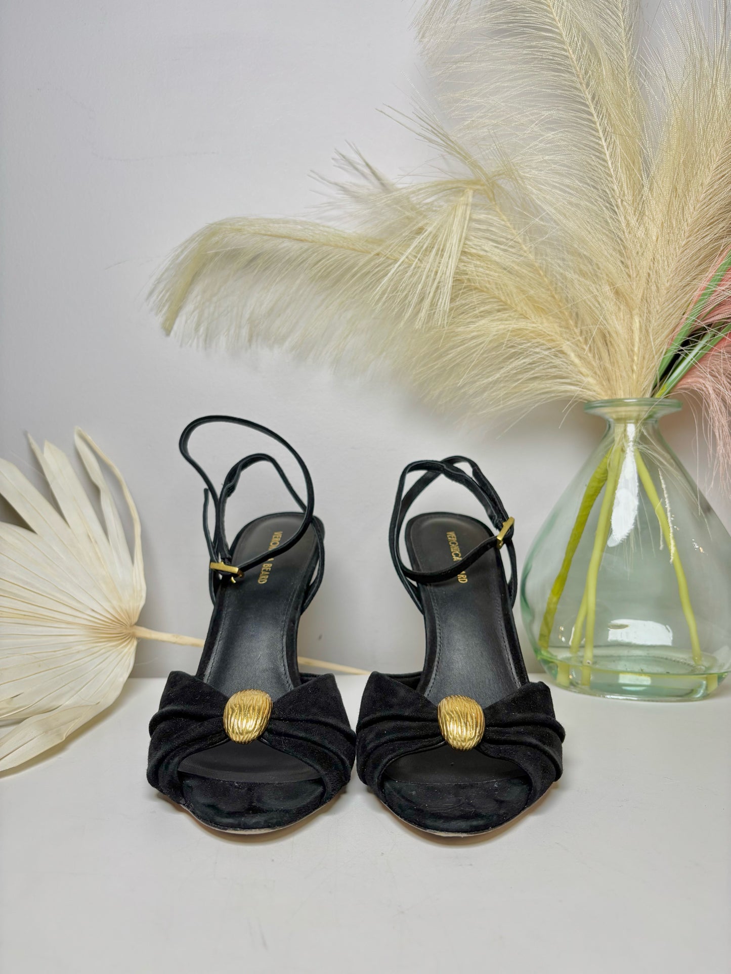 W Shoe Size 8.5 Veronica Beard Black Suede Heels