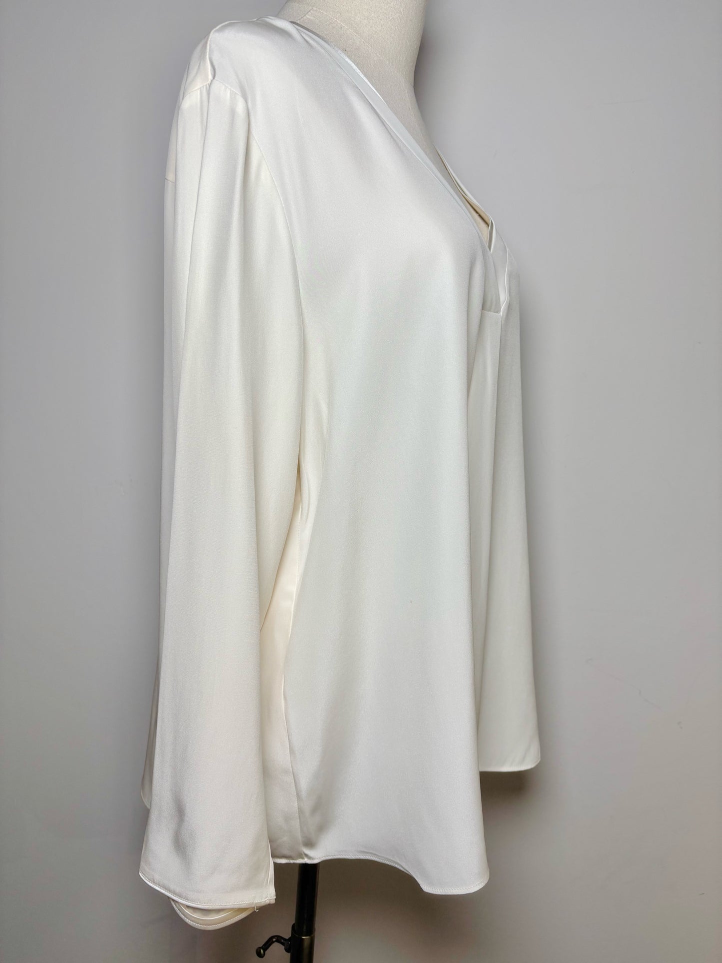 Women Size XL Lafayette 148 Cream Solid Blouse