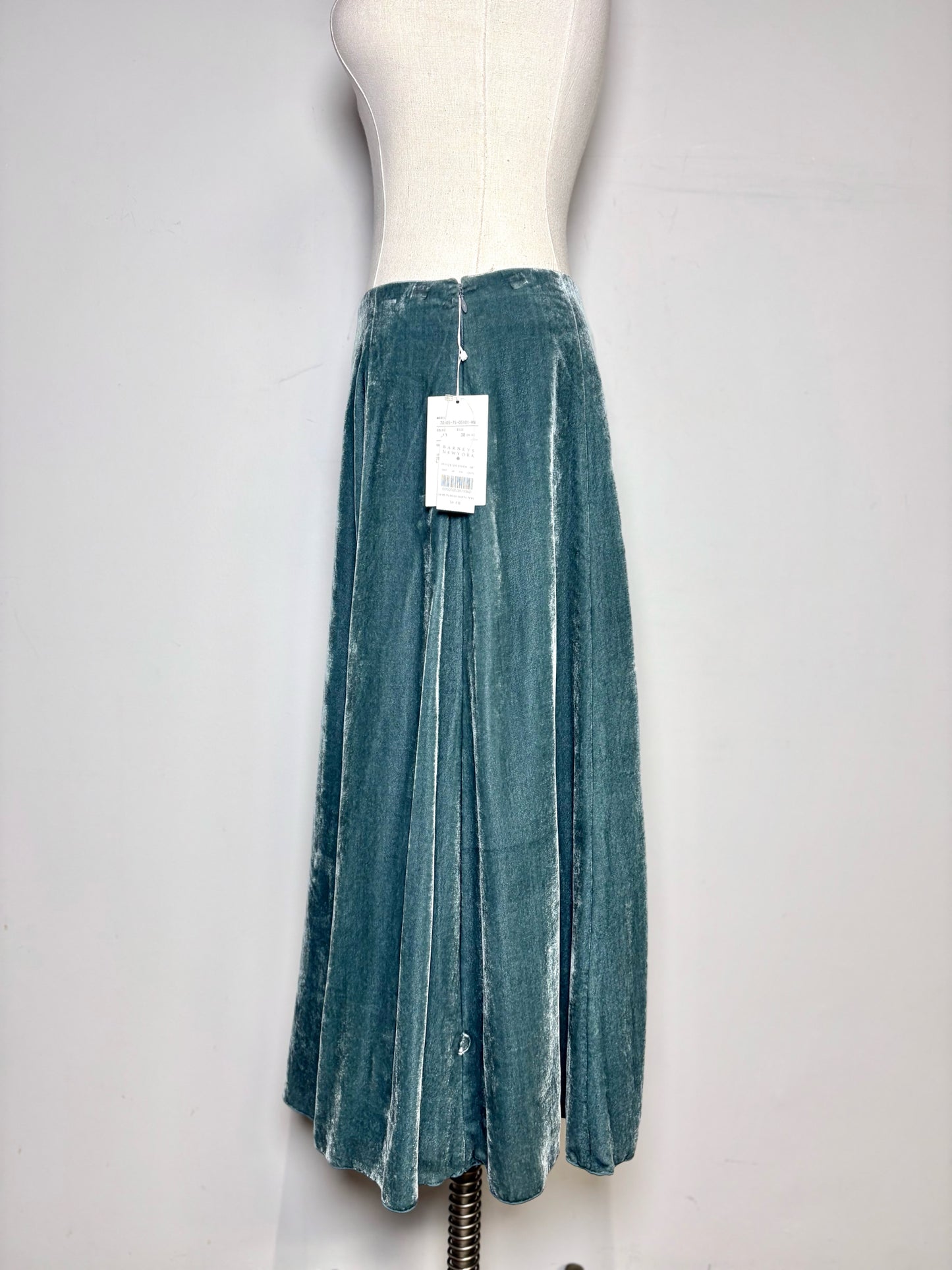 Women Size 38 (M US) Tomorrowland Seafoam Green Velvet Pre-owned, NWT Skirt