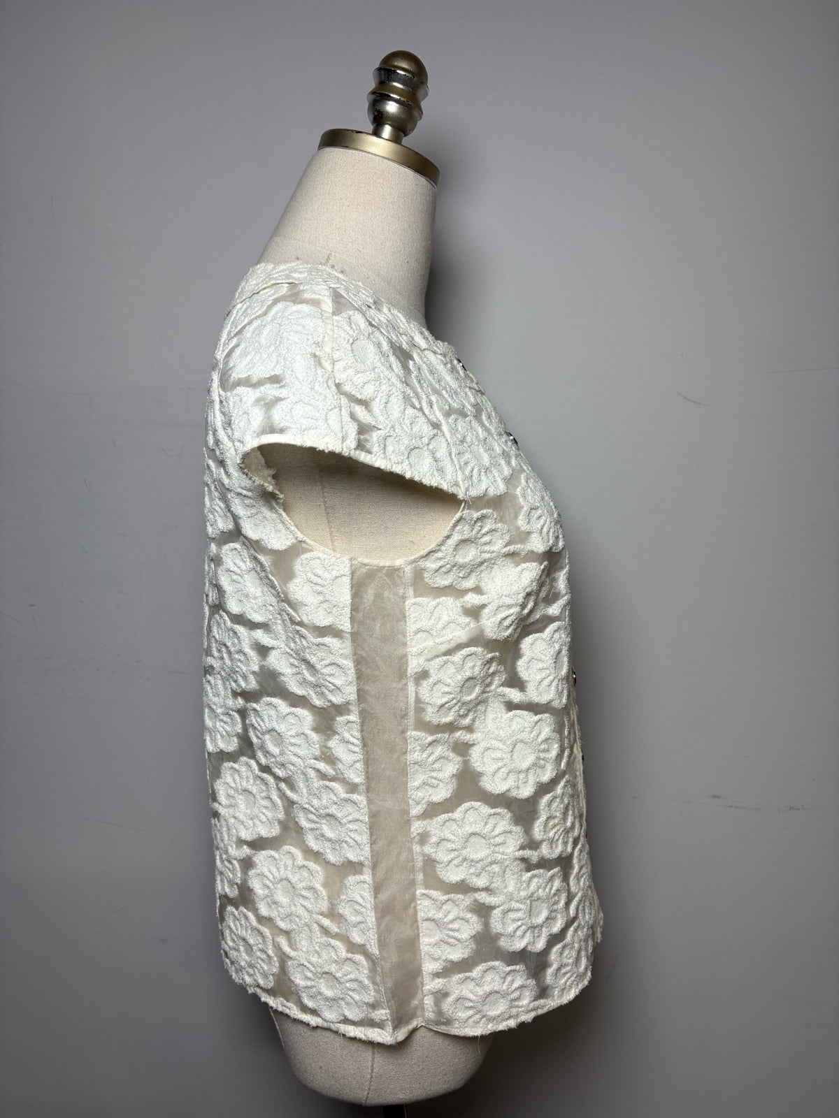 Women's Authentic Chanel 2009 Cruise Runway Ecru Flocked Camellia Semi-Sheer Pre-Owned Top