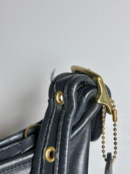 Coach Solid Vintage Leather Pre-owned Black Leather Medium Purse