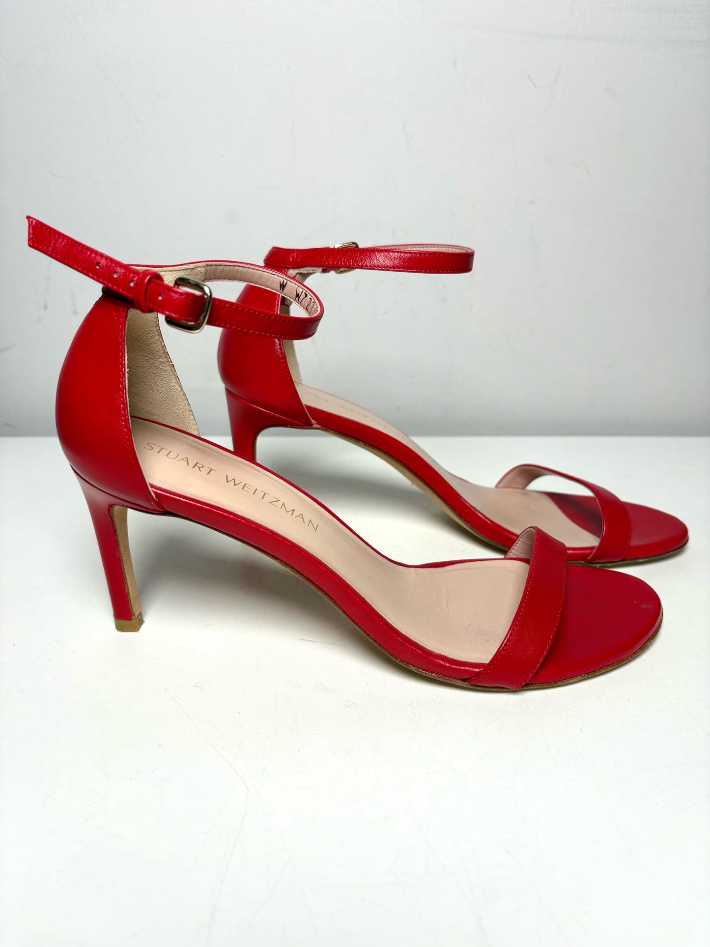 W Shoe Size 8.5 Stuart Weitzman Classic Red Leather Pre-owned Sandal