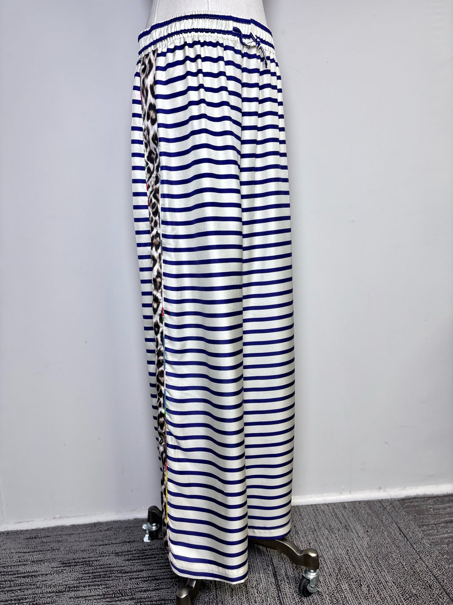 Women Size 2 La Prestic Ouiston Cream, Blue Striped, Animal Print 2 Piece Set