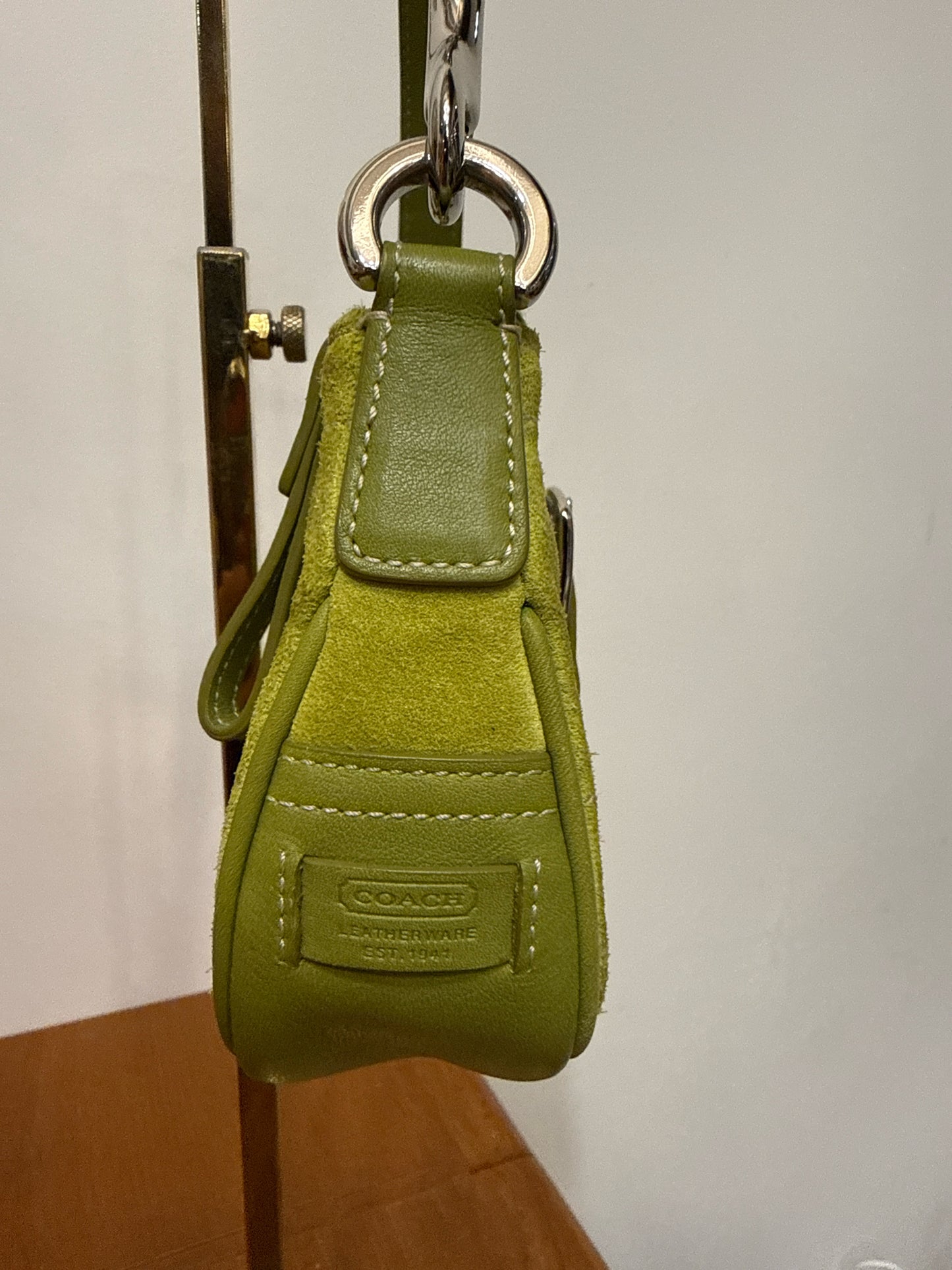 Vintage Coach Chartreuse Leather Baguette Demi K30-7558 Pre-owned Y2K Shoulder Purse
