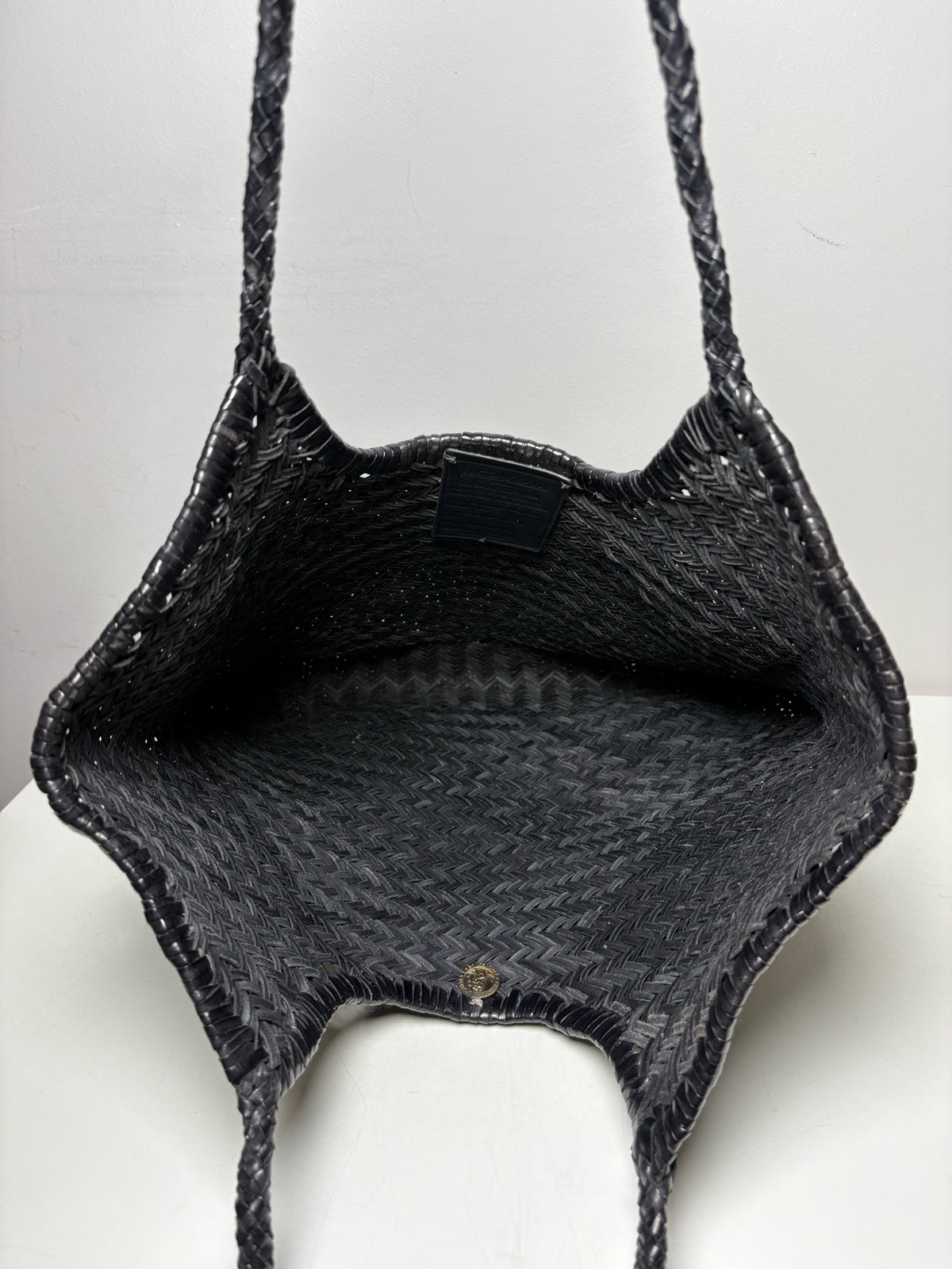 Women's Dragon Diffusion Black Handwoven Leather NS Diagonal Pre-Owned Basket Tote Bag