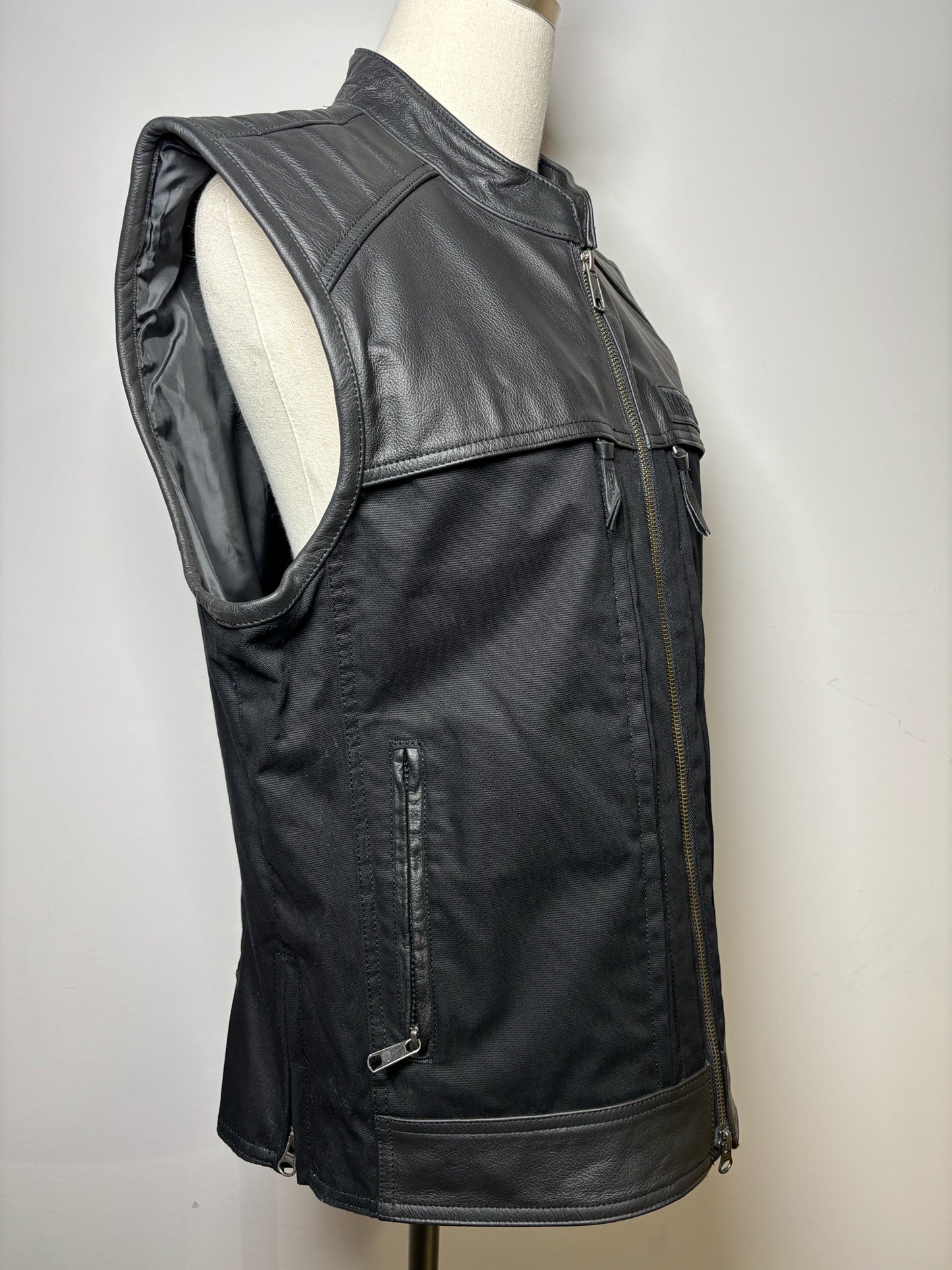 Harley Davidson Black Leather Solid Men's Vest