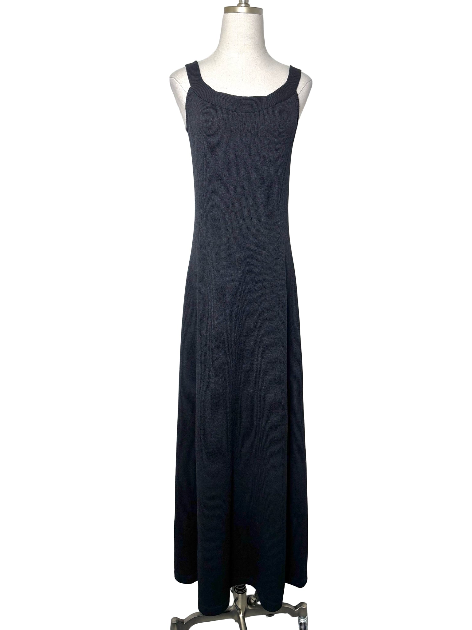 Women Size 2 St. John Black Knitted Wool Dress VIDA STYLE SHOP Women Size 2 St. John Black Knitted Wool Dress VIDA STYLE SHOP