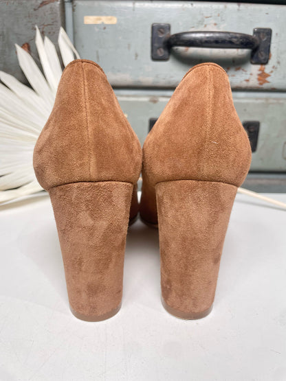 W Shoe Size 39 (8.5 US) Manolo Blahnik Brown Suede Heels