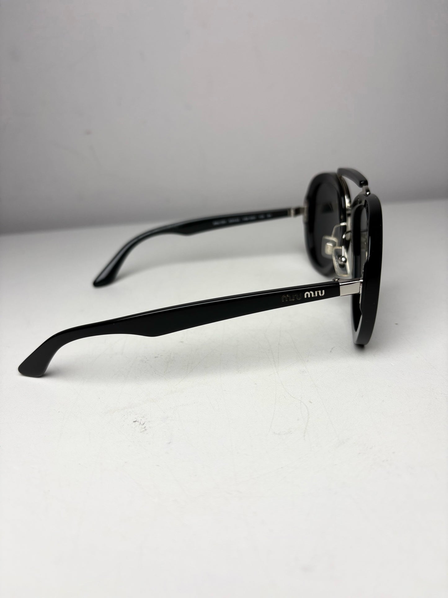 Miu Miu Women's Pre-owned Black Acetate Sunglasses