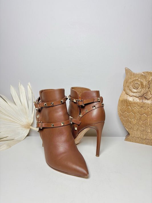 W Shoe Size 37 (7, US) Valentino Garavani Brown Leather Cowhide Boots