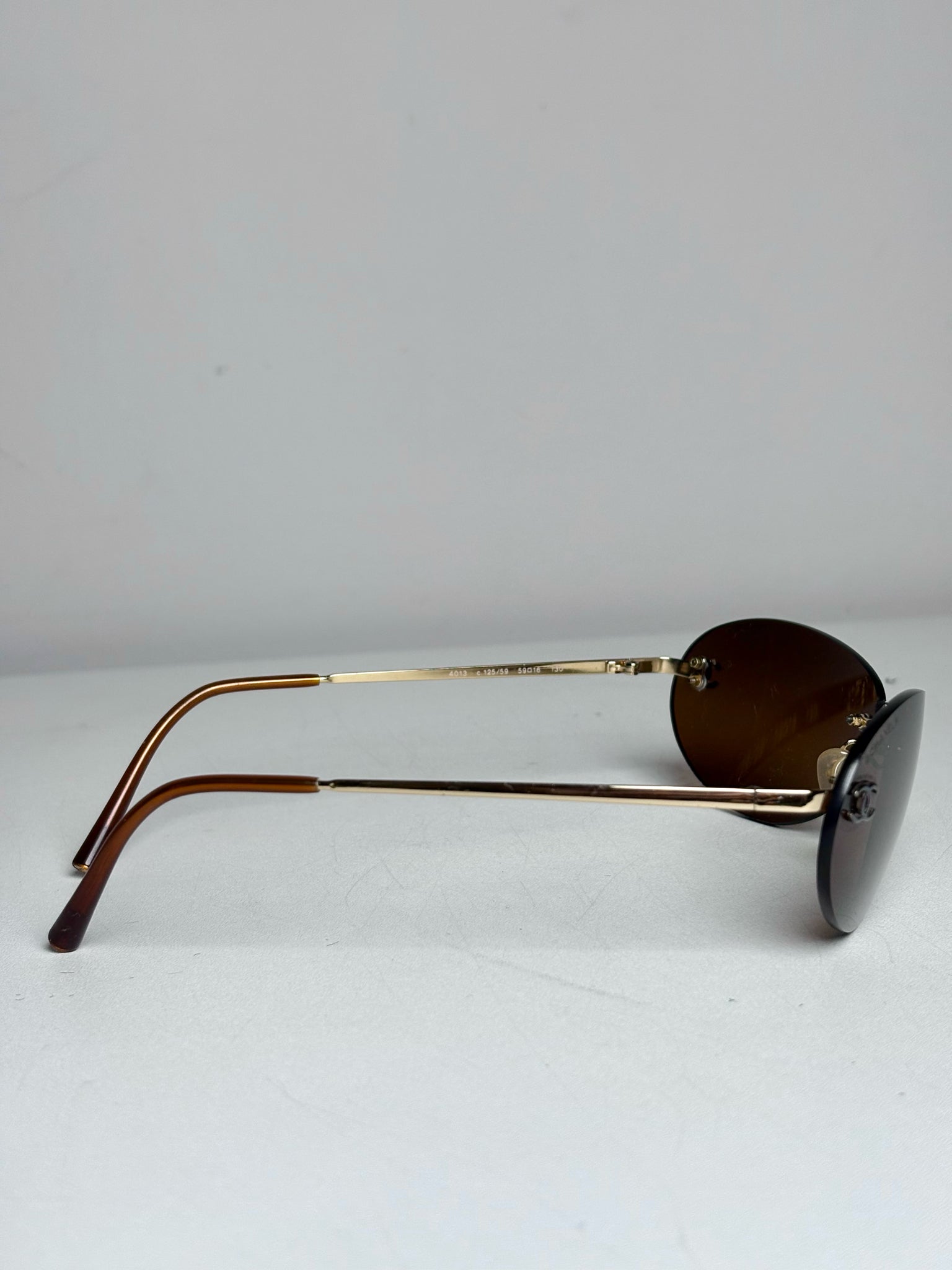 Chanel #4013 Rimless Vintage Y2K Pre-owned Gold Sunglasses – VIDA