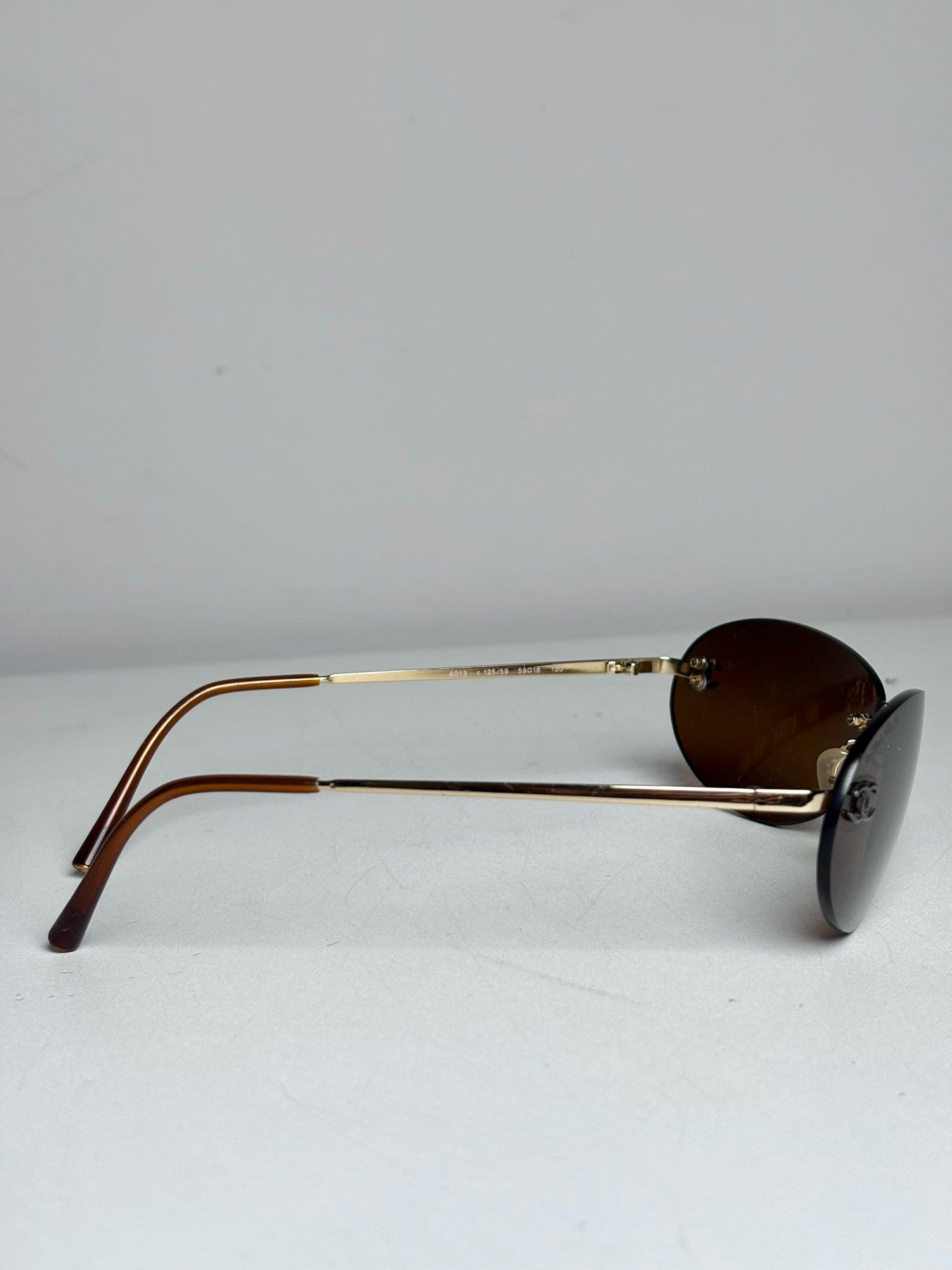 Chanel #4013 Rimless Vintage Y2K Pre-owned Gold Sunglasses