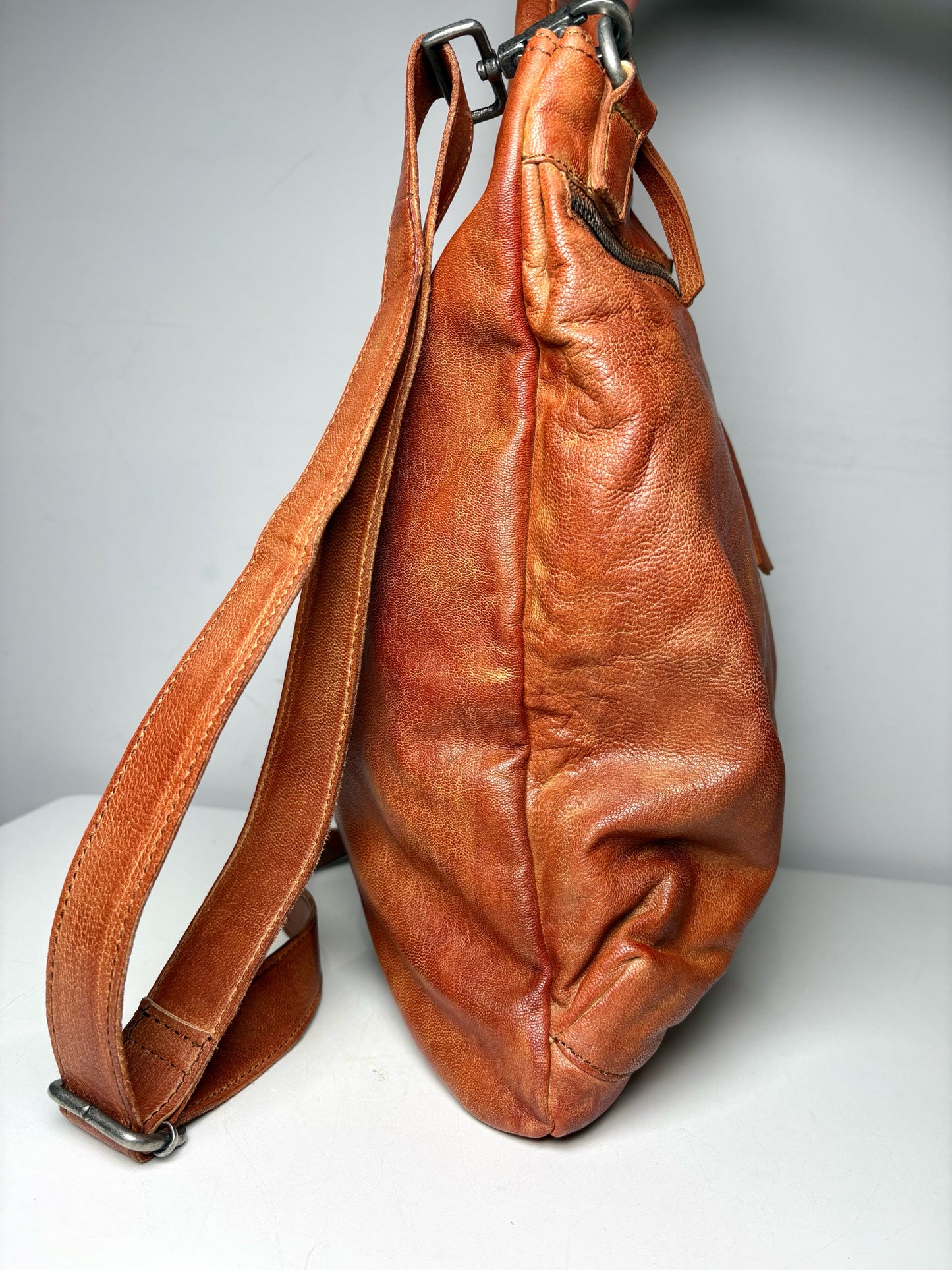 Carbon 2 Cobalt Solid Leather Pre-owned Caramel Tote/Satchel