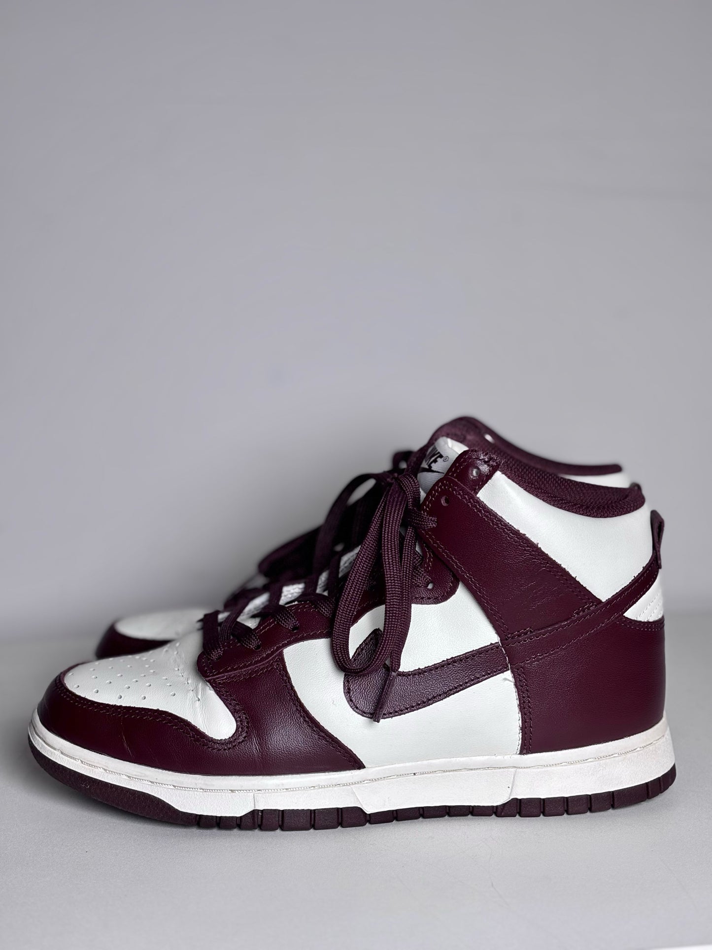 W Shoe Size 8.5 Nike Burgundy Crush High Top Pre-owned Sneakers