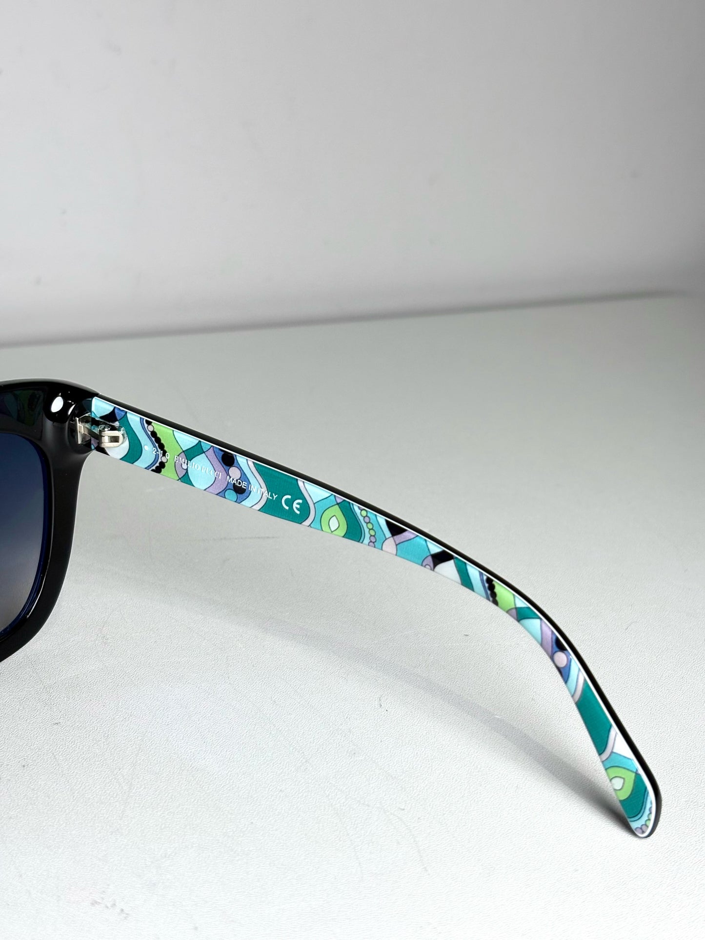 Emilio Pucci EP 97 01C Pre-owned Black Acetate Sunglasses
