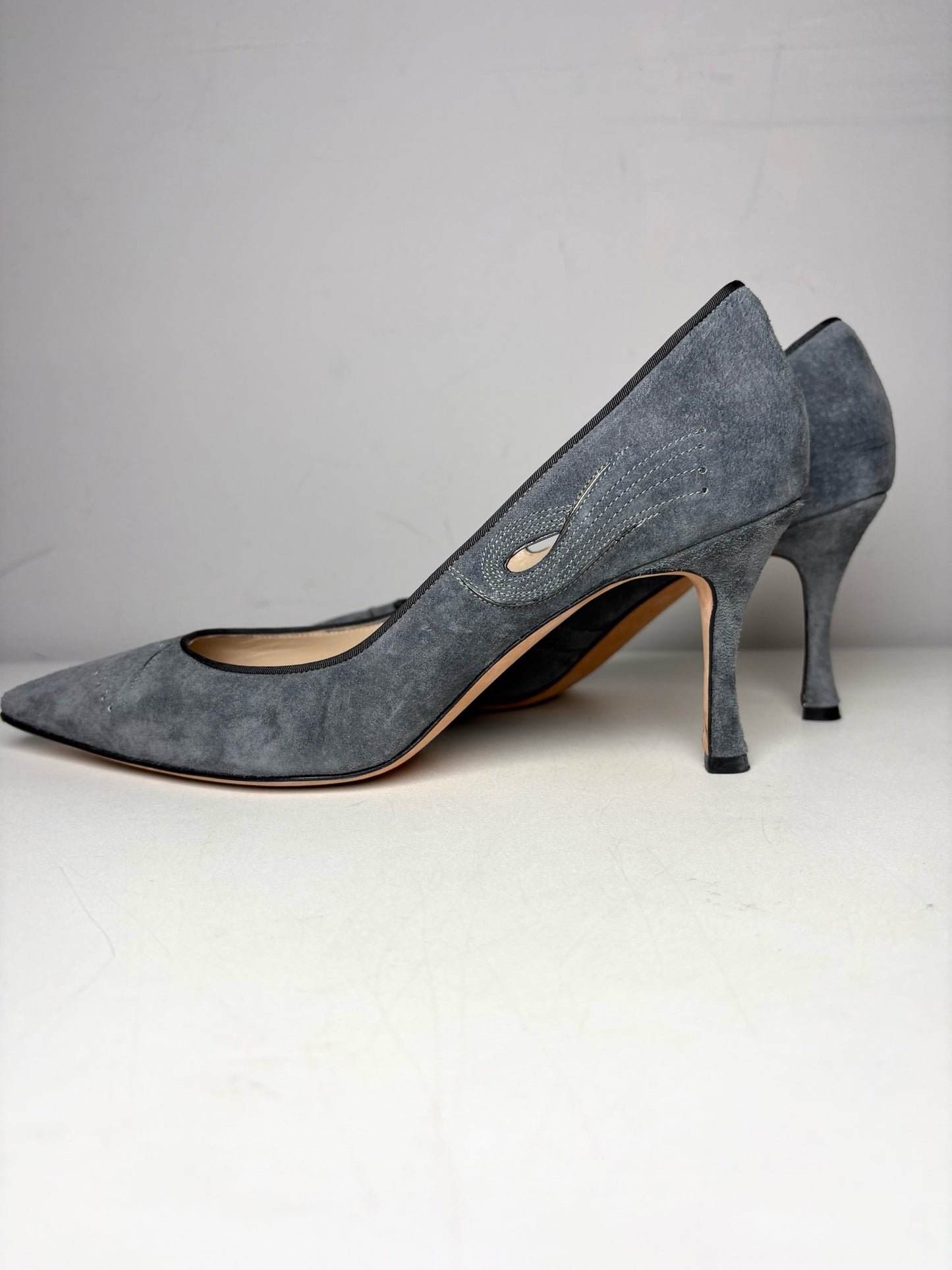 W Shoe Size 39 Manolo Blahnik Rela Grey Suede Pre-owned Pump